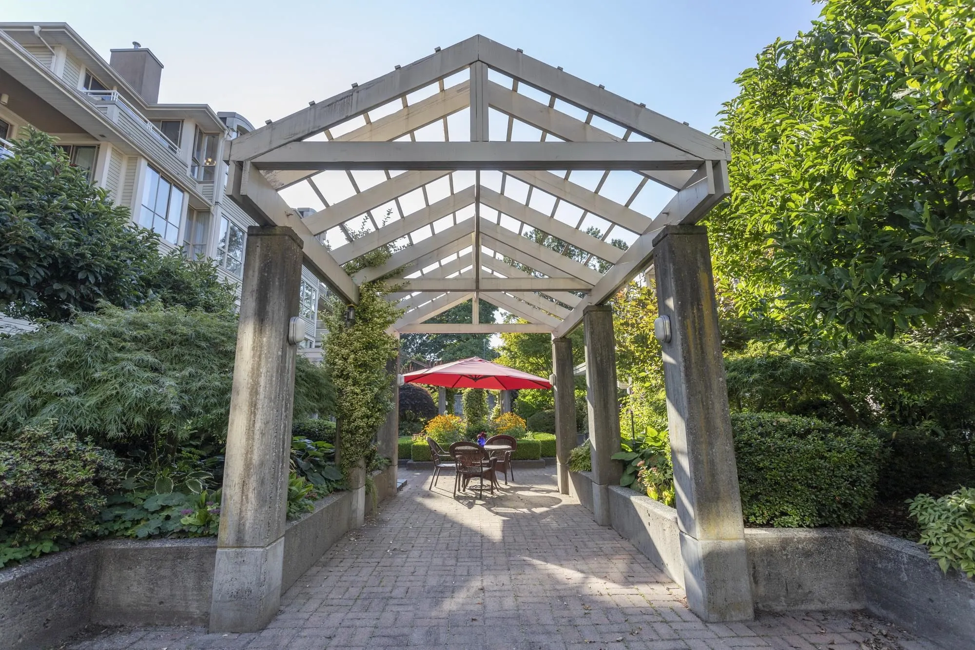 405 3777 W 8th Avenue