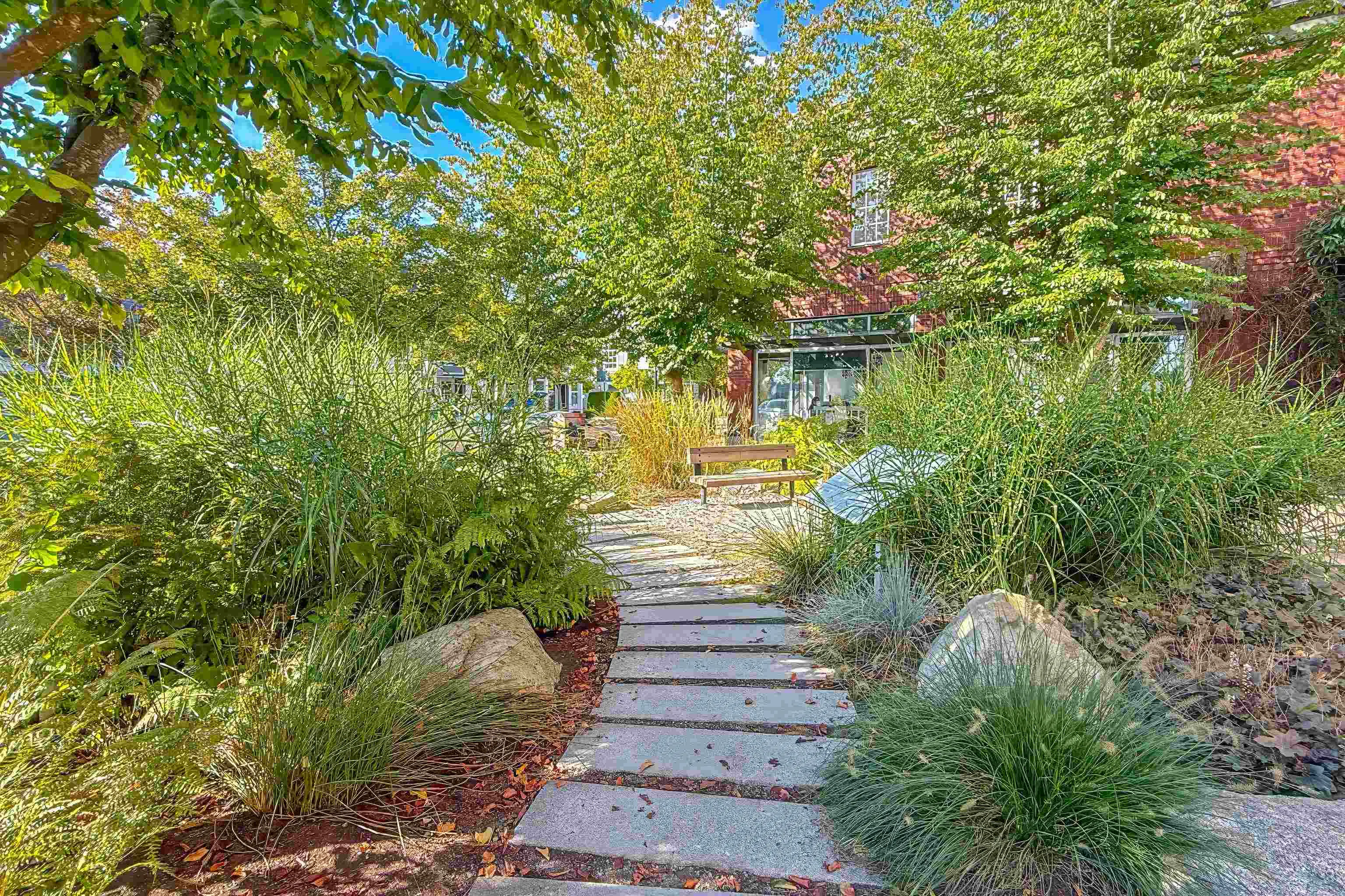 5 10974 Barnston View Road