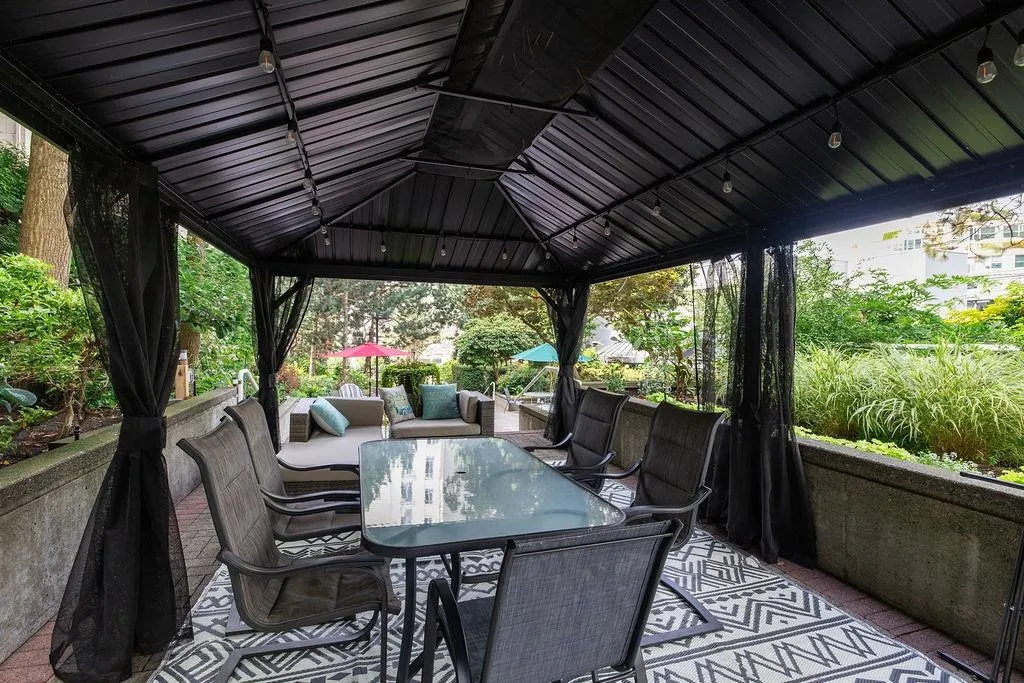 1405 1500 Howe Street