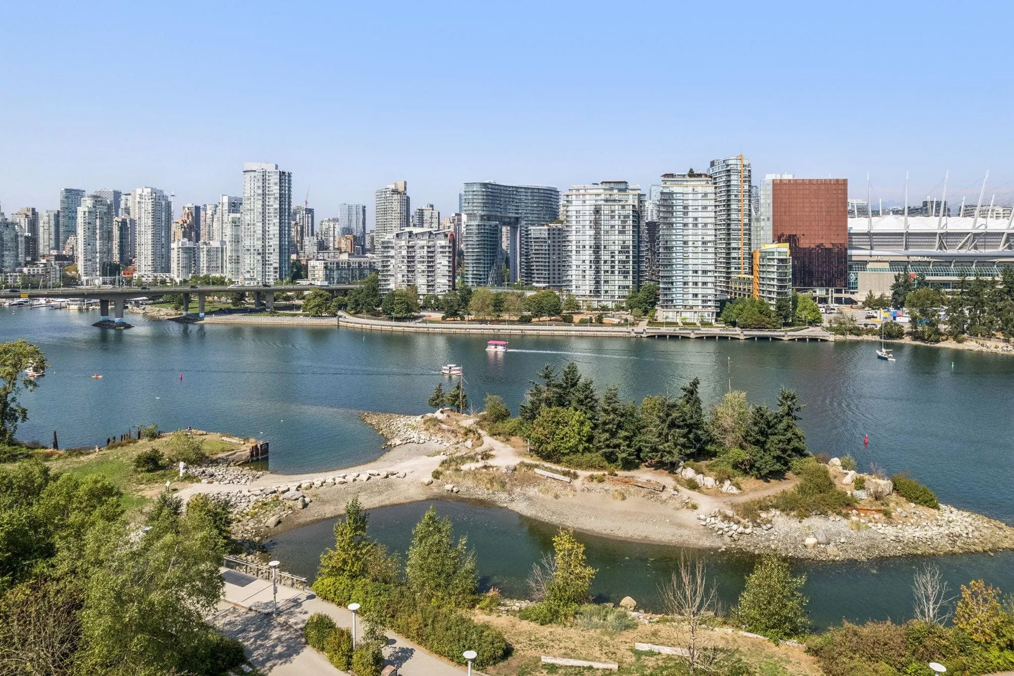 605 1708 Columbia Street