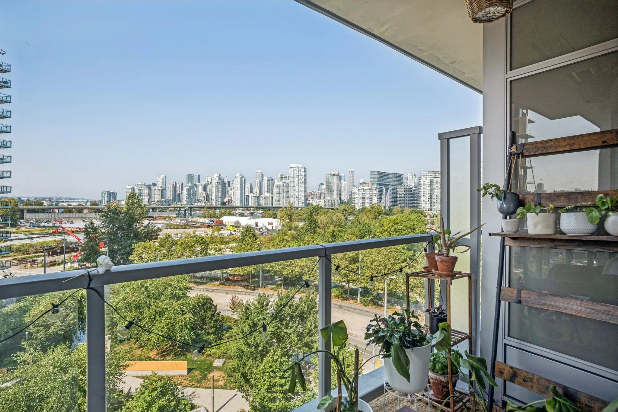 605 1708 Columbia Street