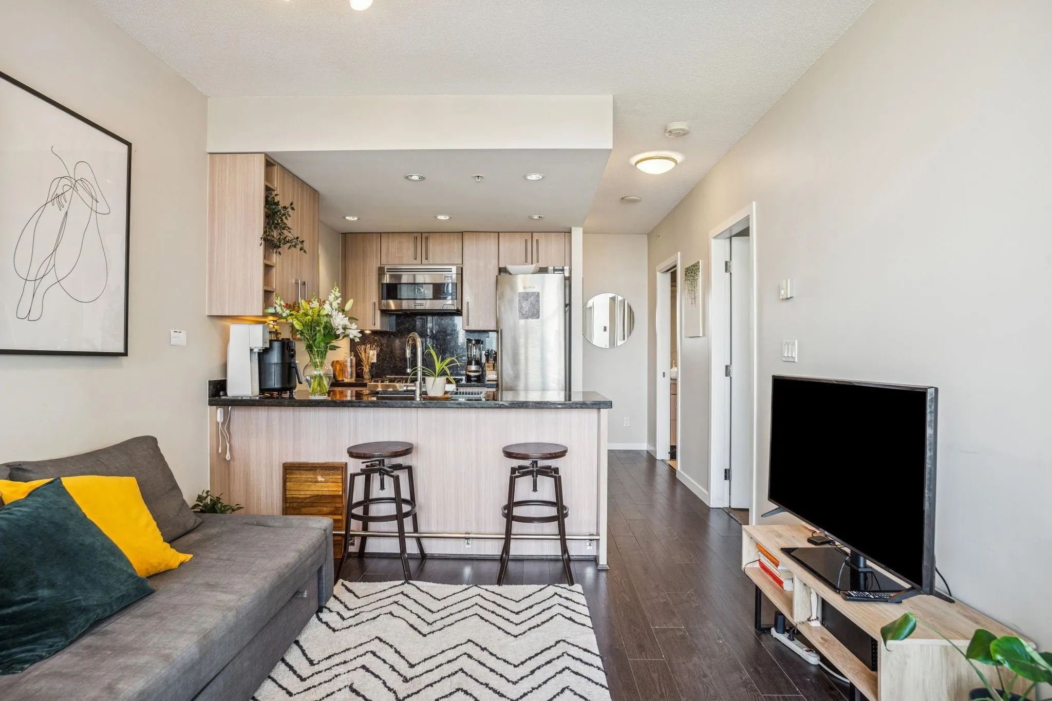 605 1708 Columbia Street