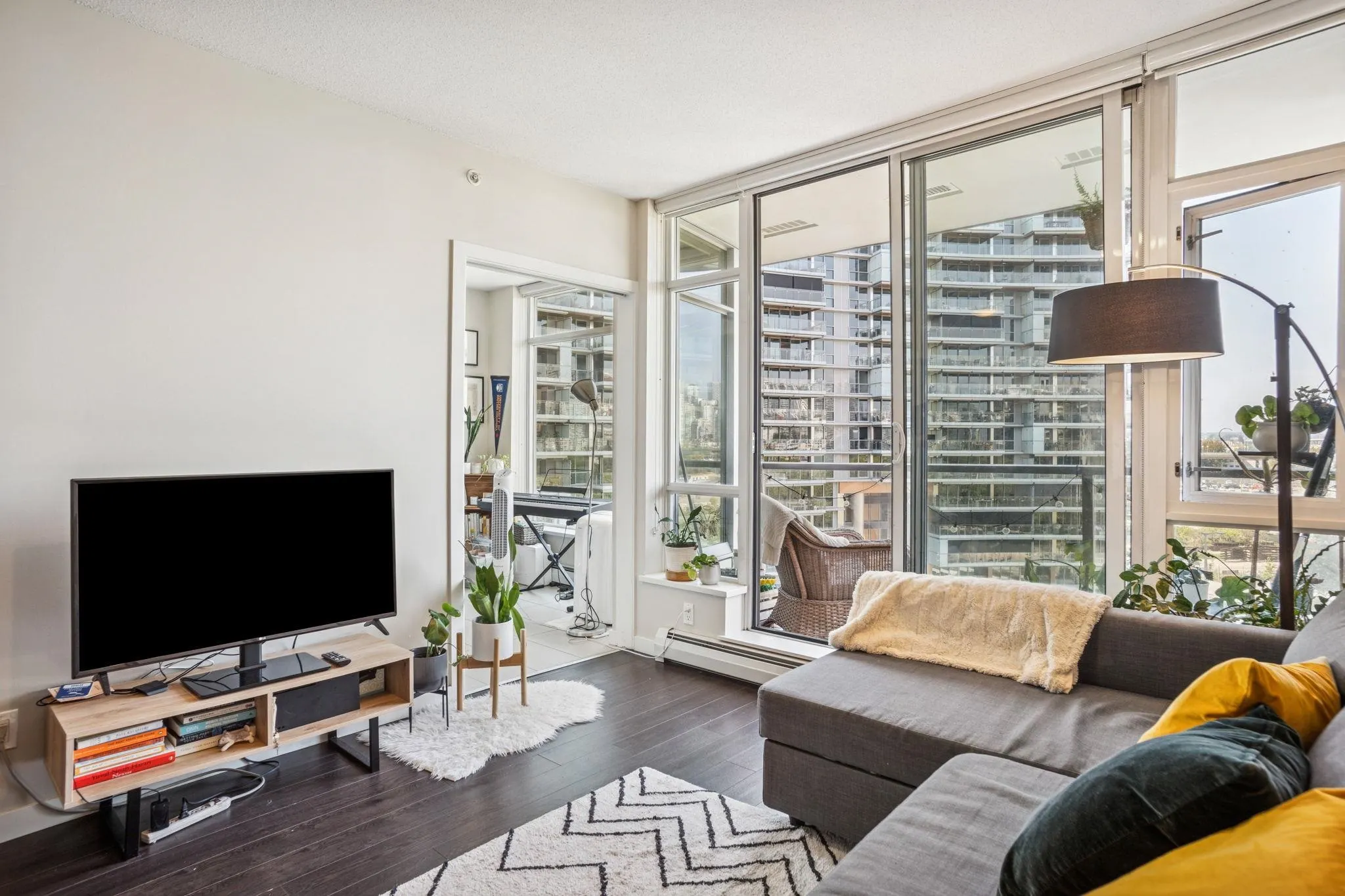 605 1708 Columbia Street