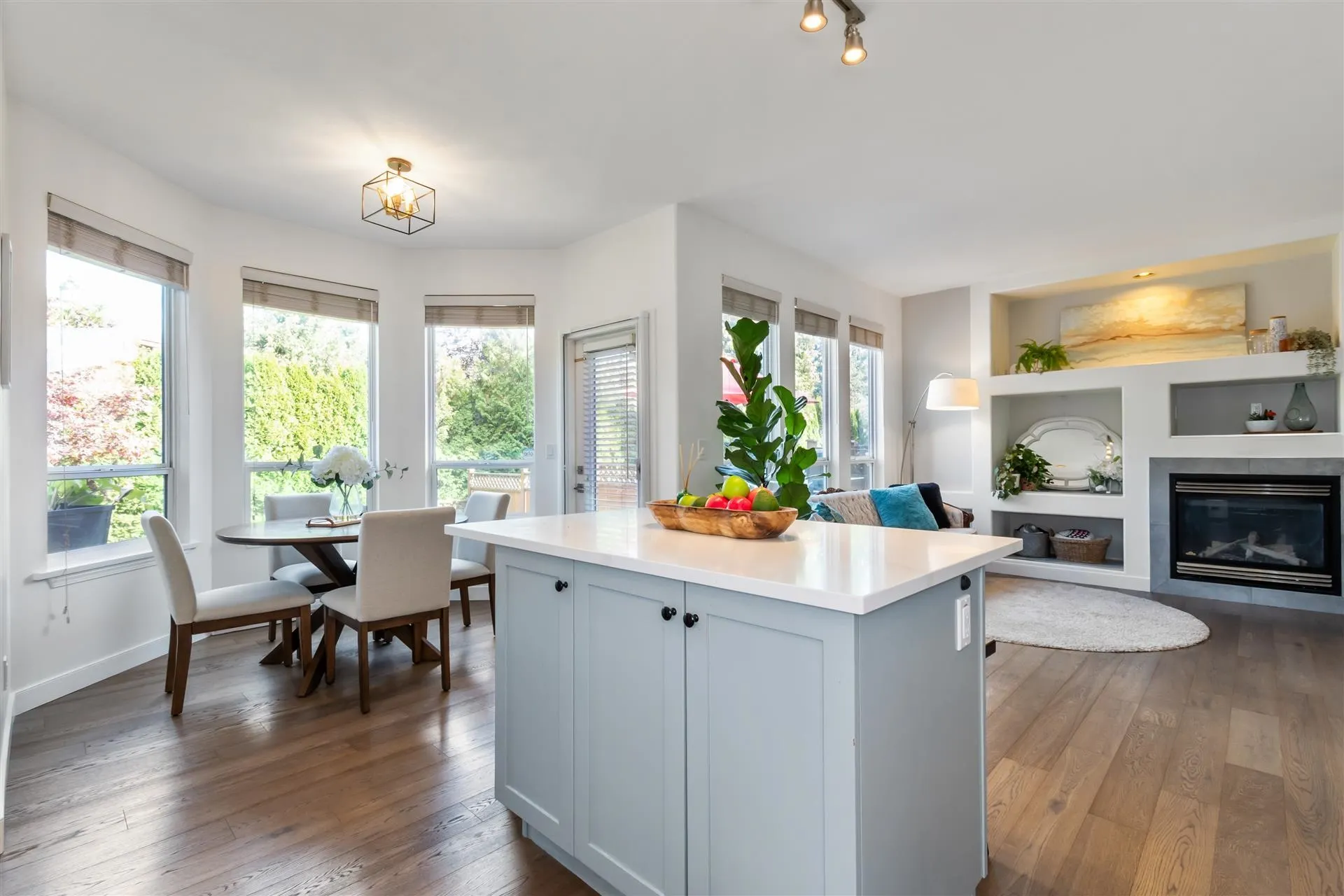3342 Rosemary Heights Crescent