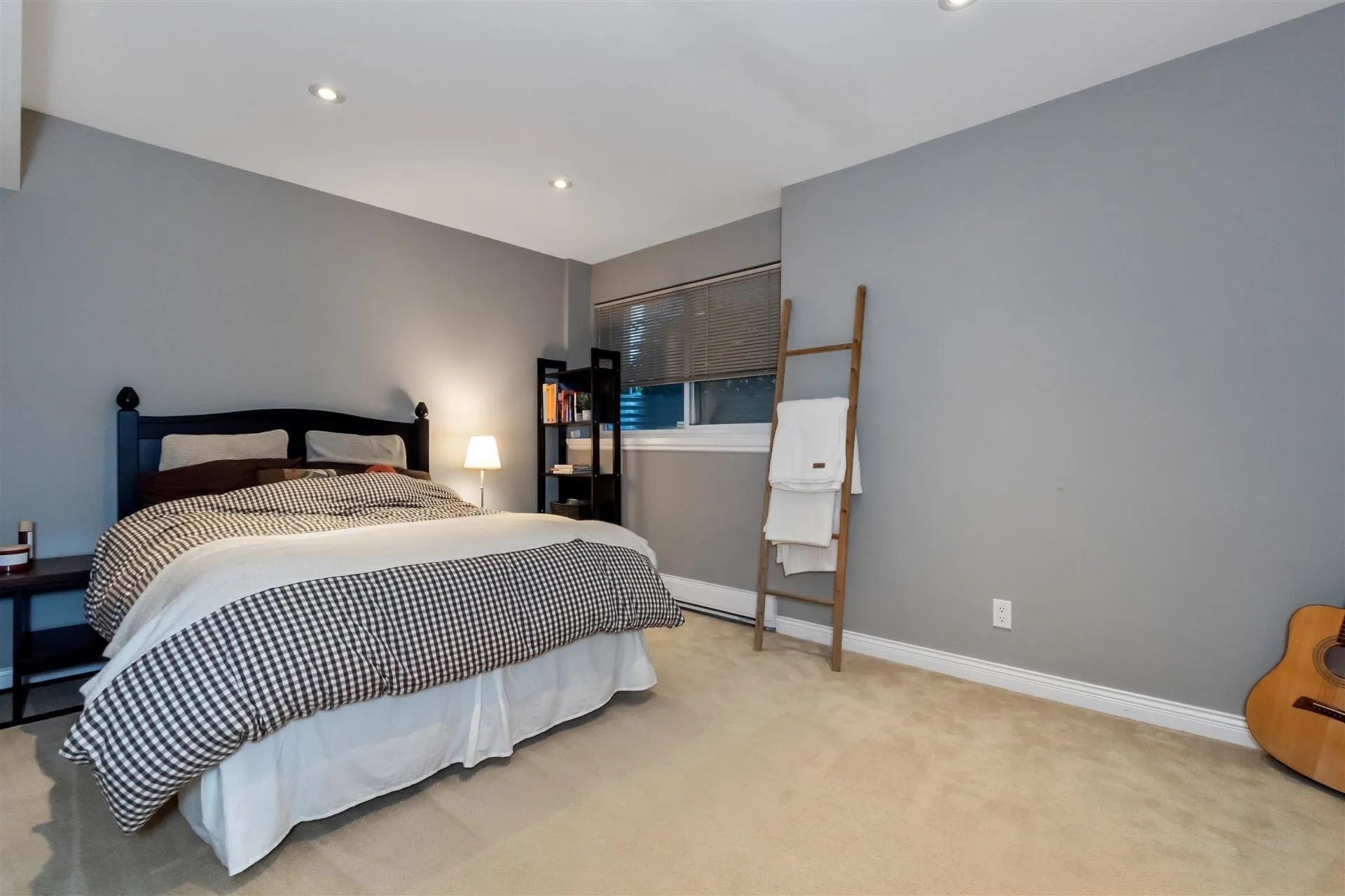 3342 Rosemary Heights Crescent