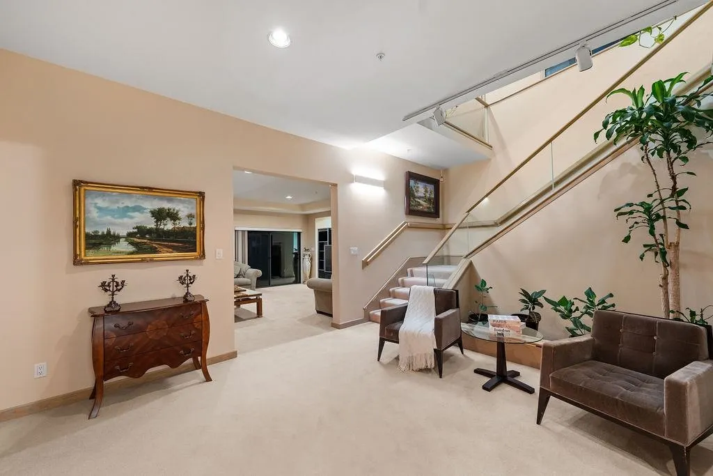 2490 Westhill Court