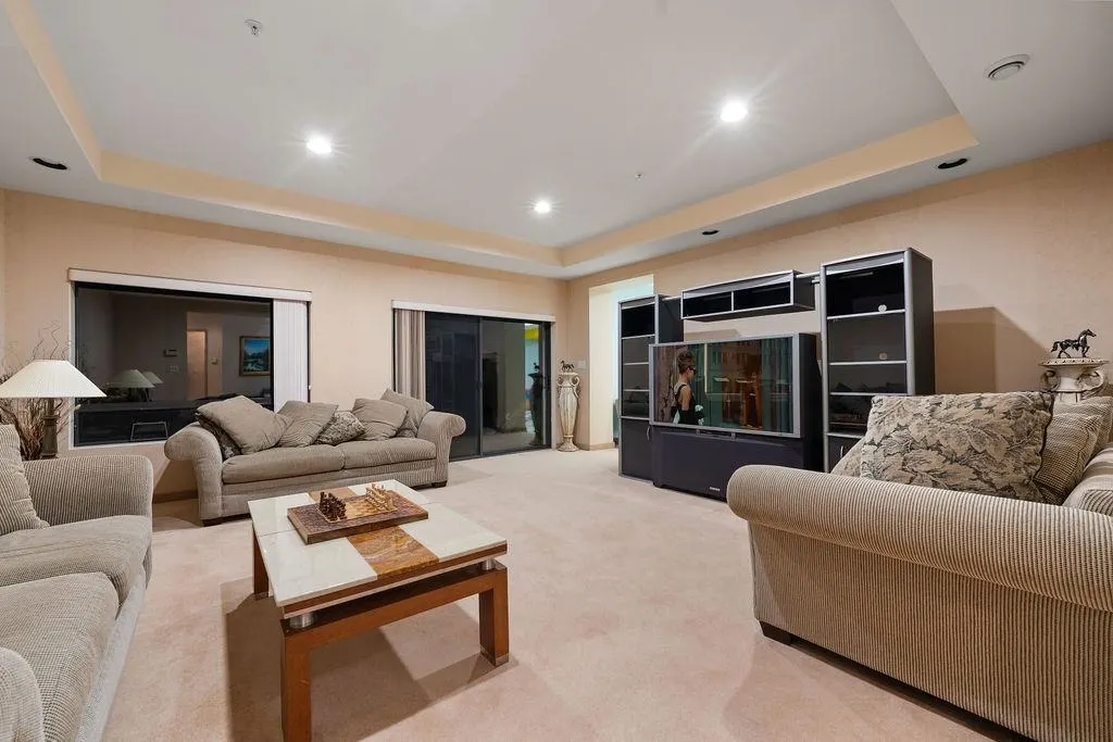 2490 Westhill Court