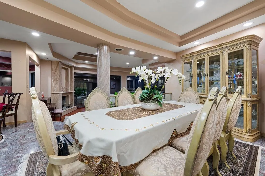2490 Westhill Court