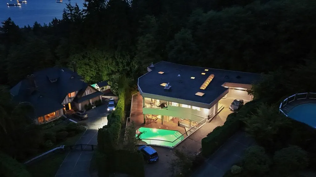 2490 Westhill Court