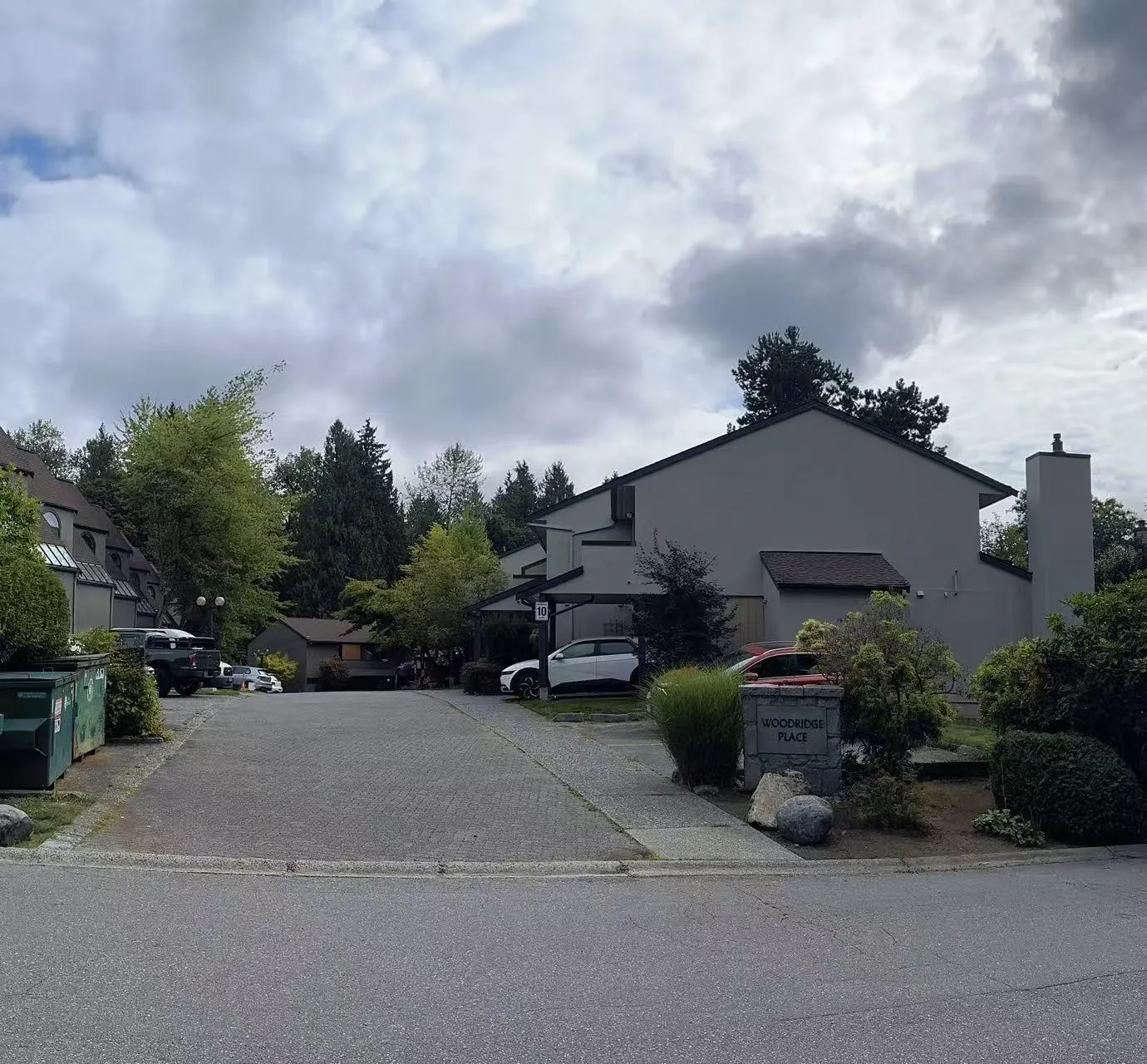 8575 Woodridge Place