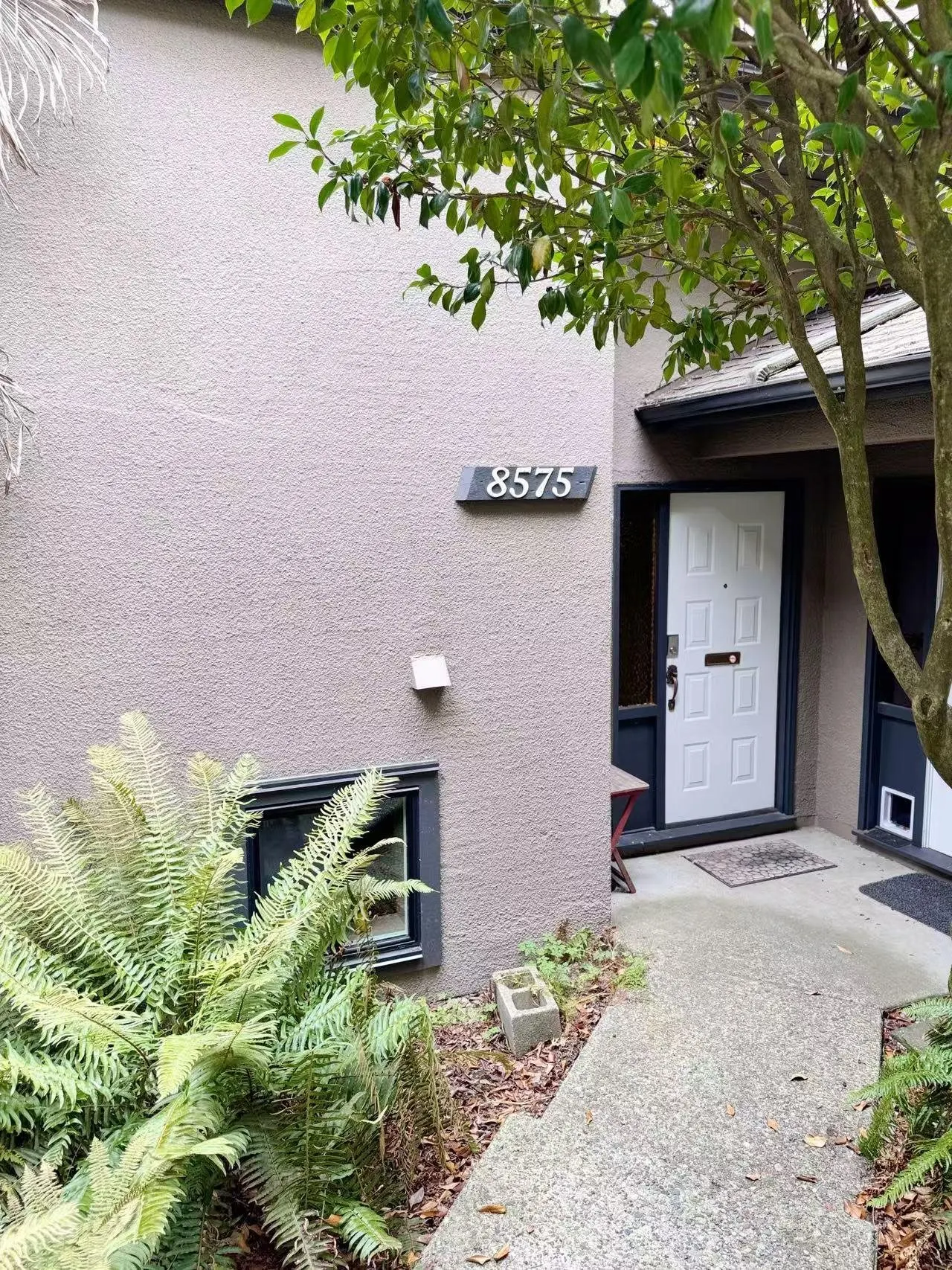 8575 Woodridge Place