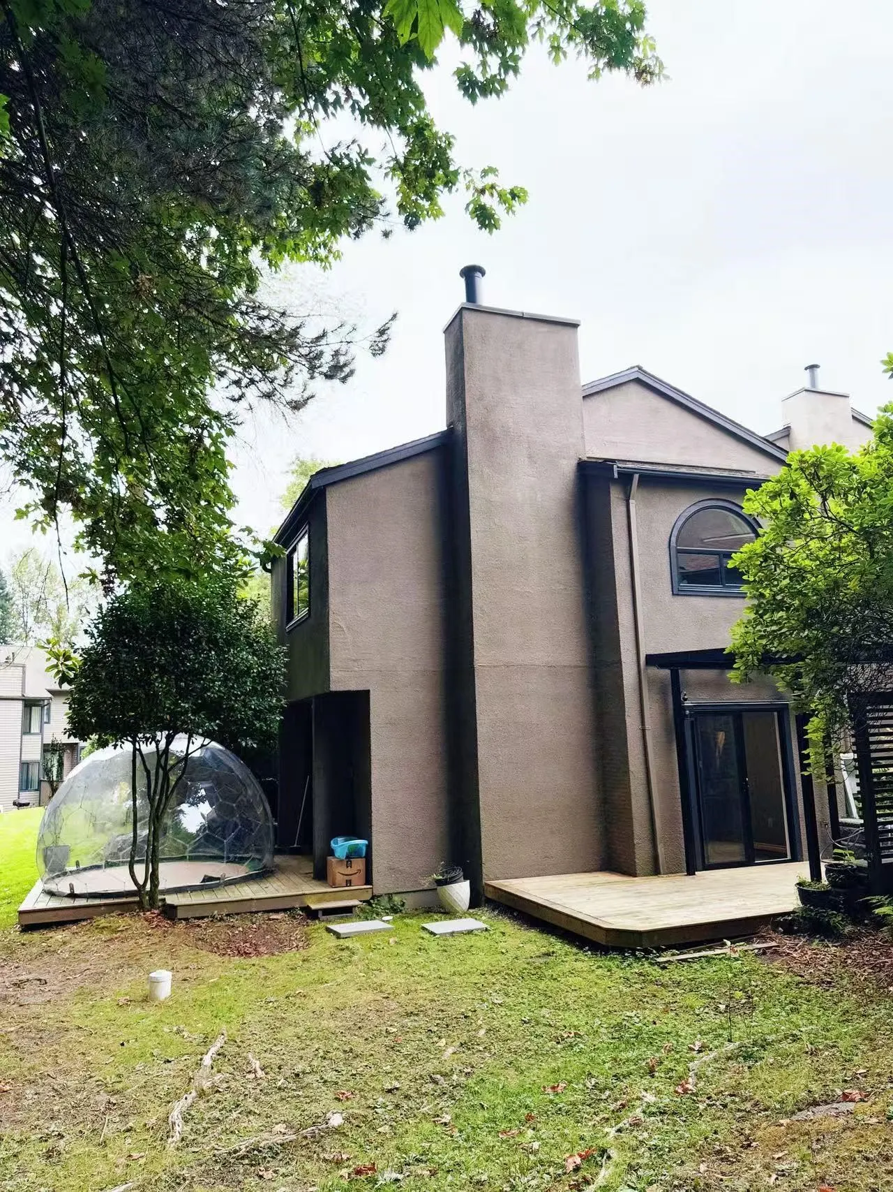 8575 Woodridge Place