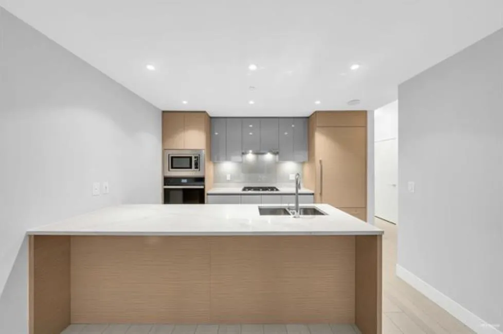 360 8575 Rivergrass Drive
