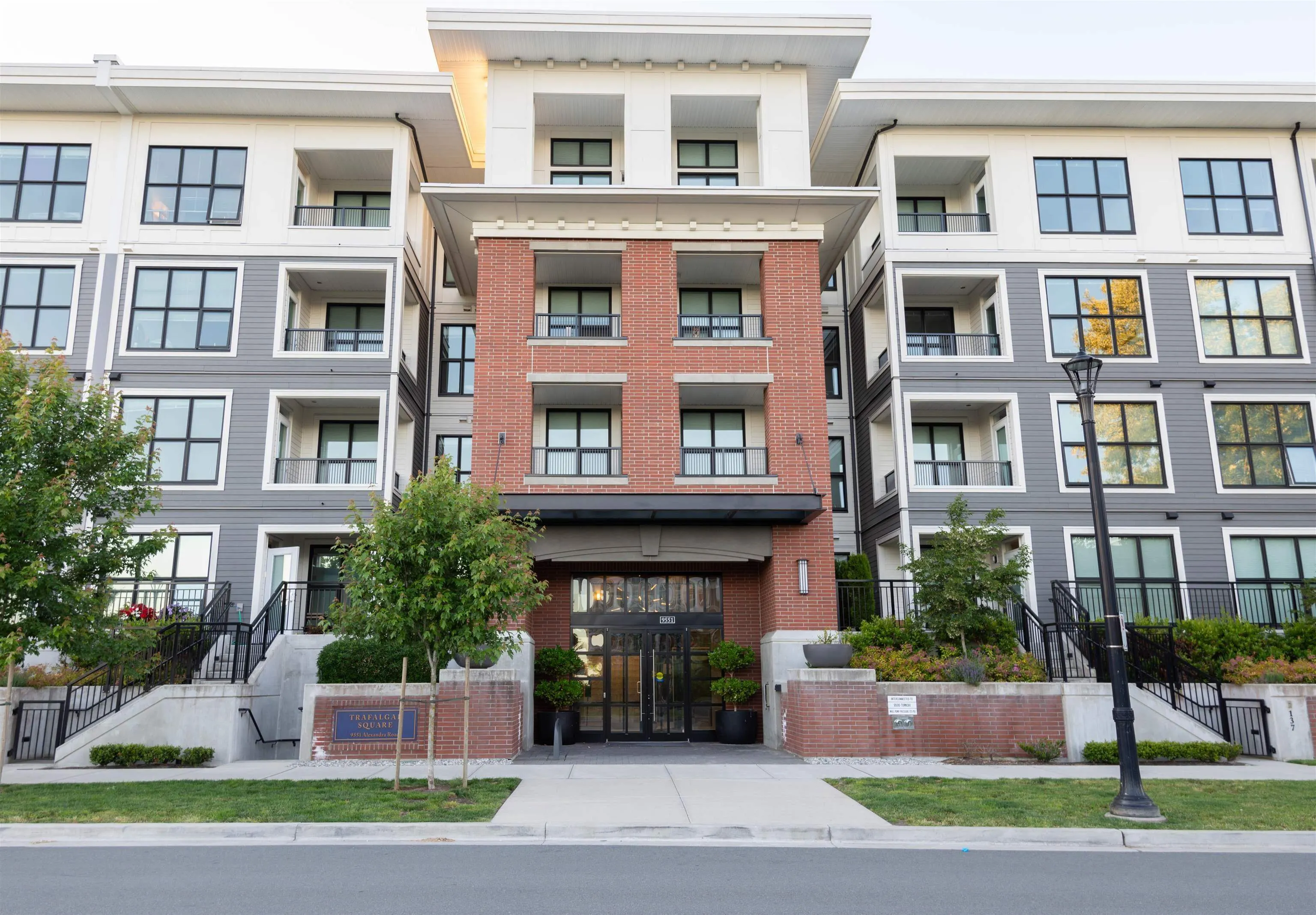 309 9551 Alexandra Road