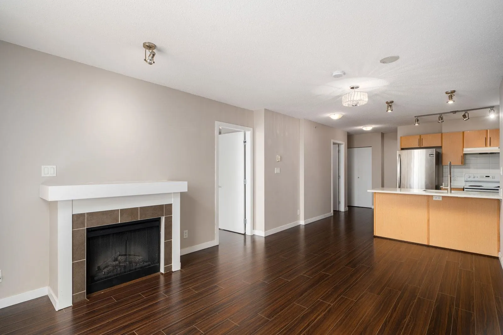 2905 1178 Heffley Crescent