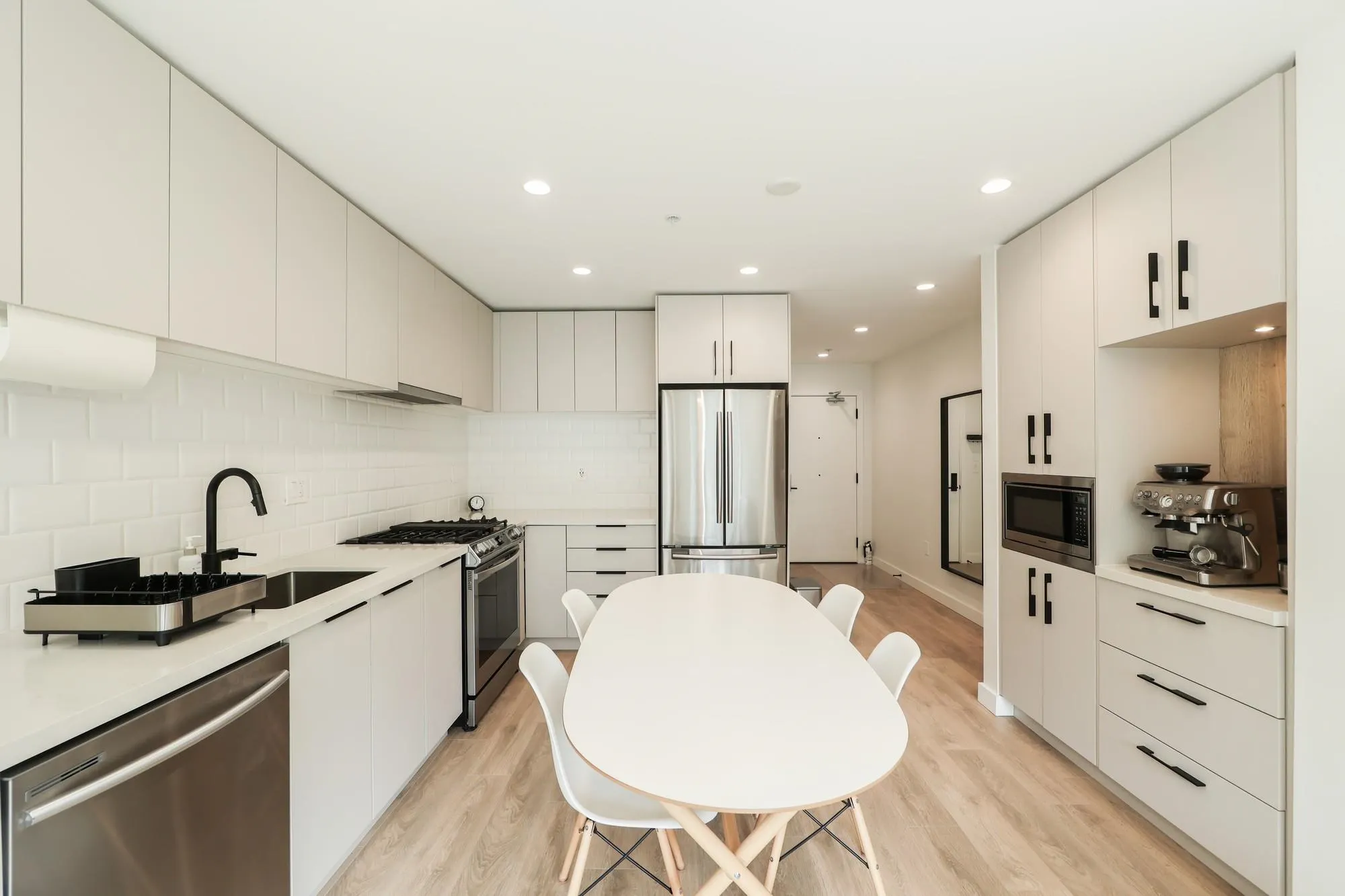 407 3038 St George Street