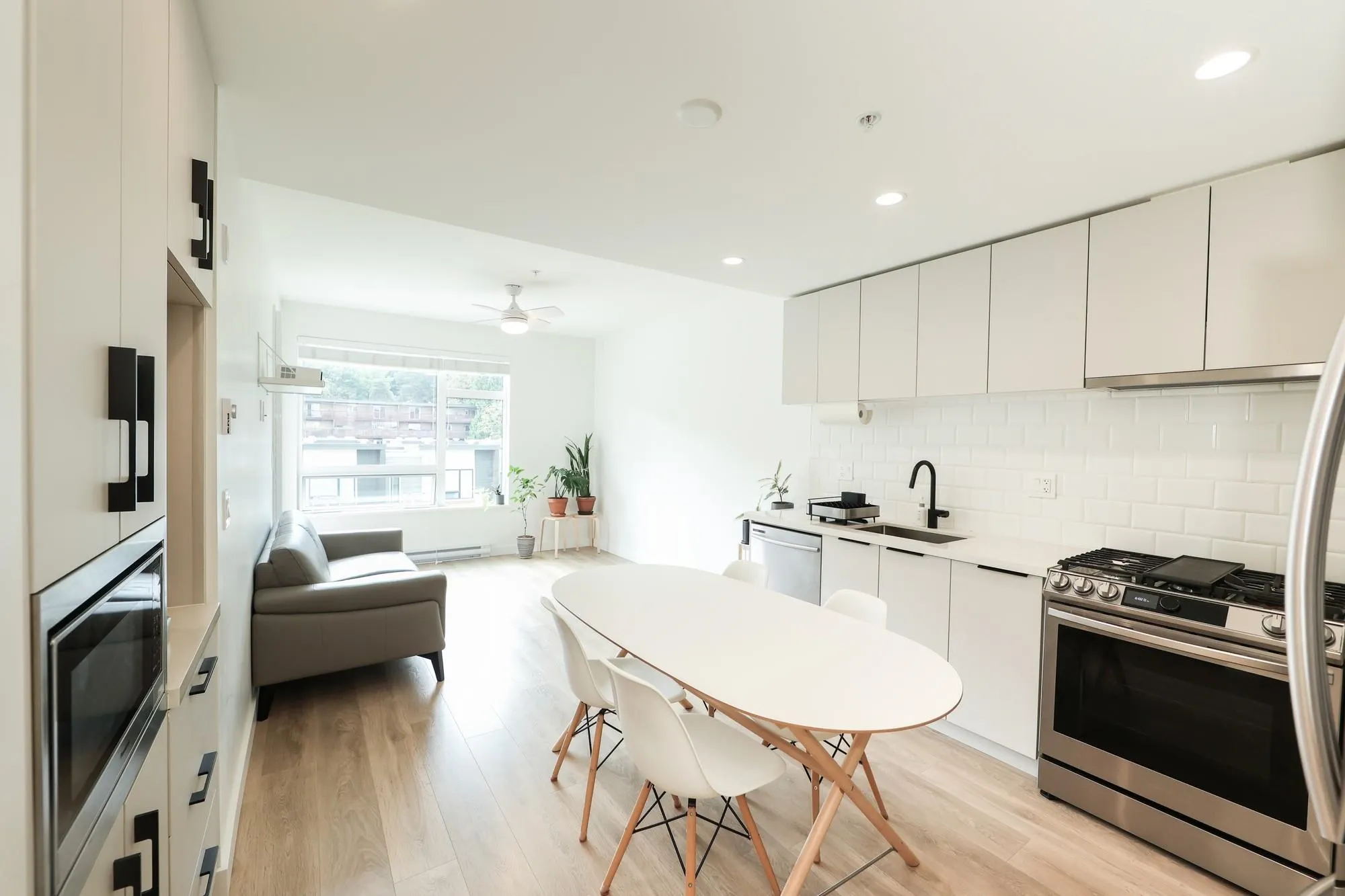 407 3038 St George Street