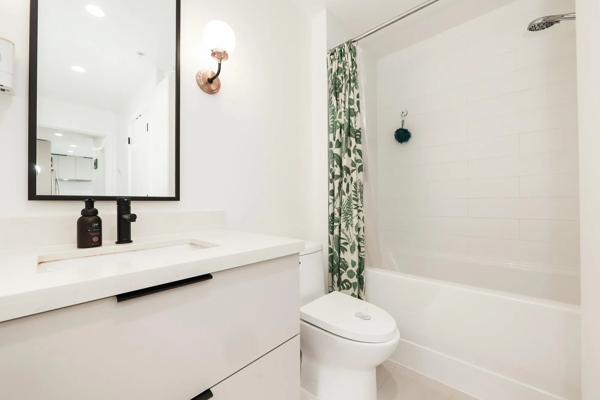 407 3038 St George Street