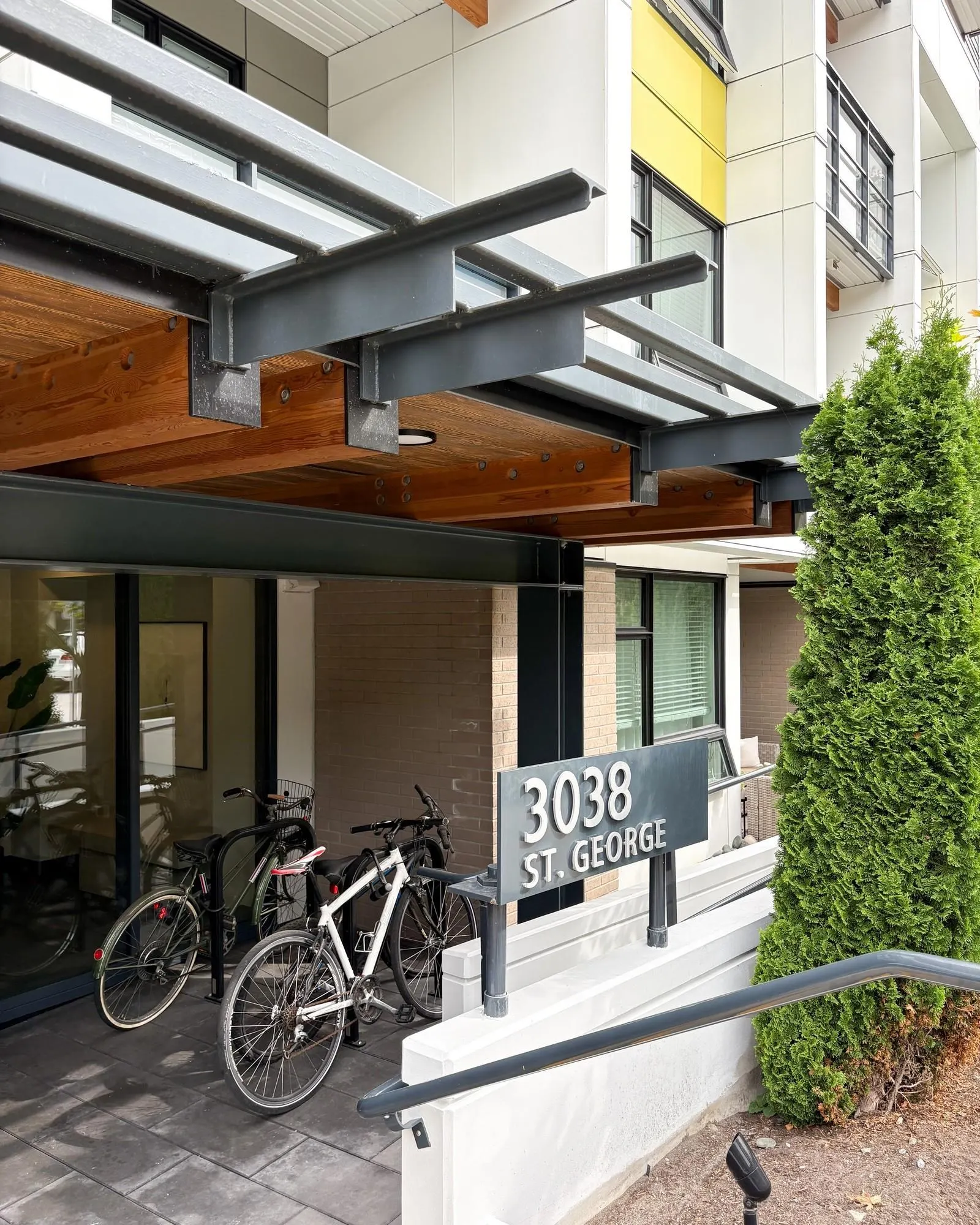 407 3038 St George Street