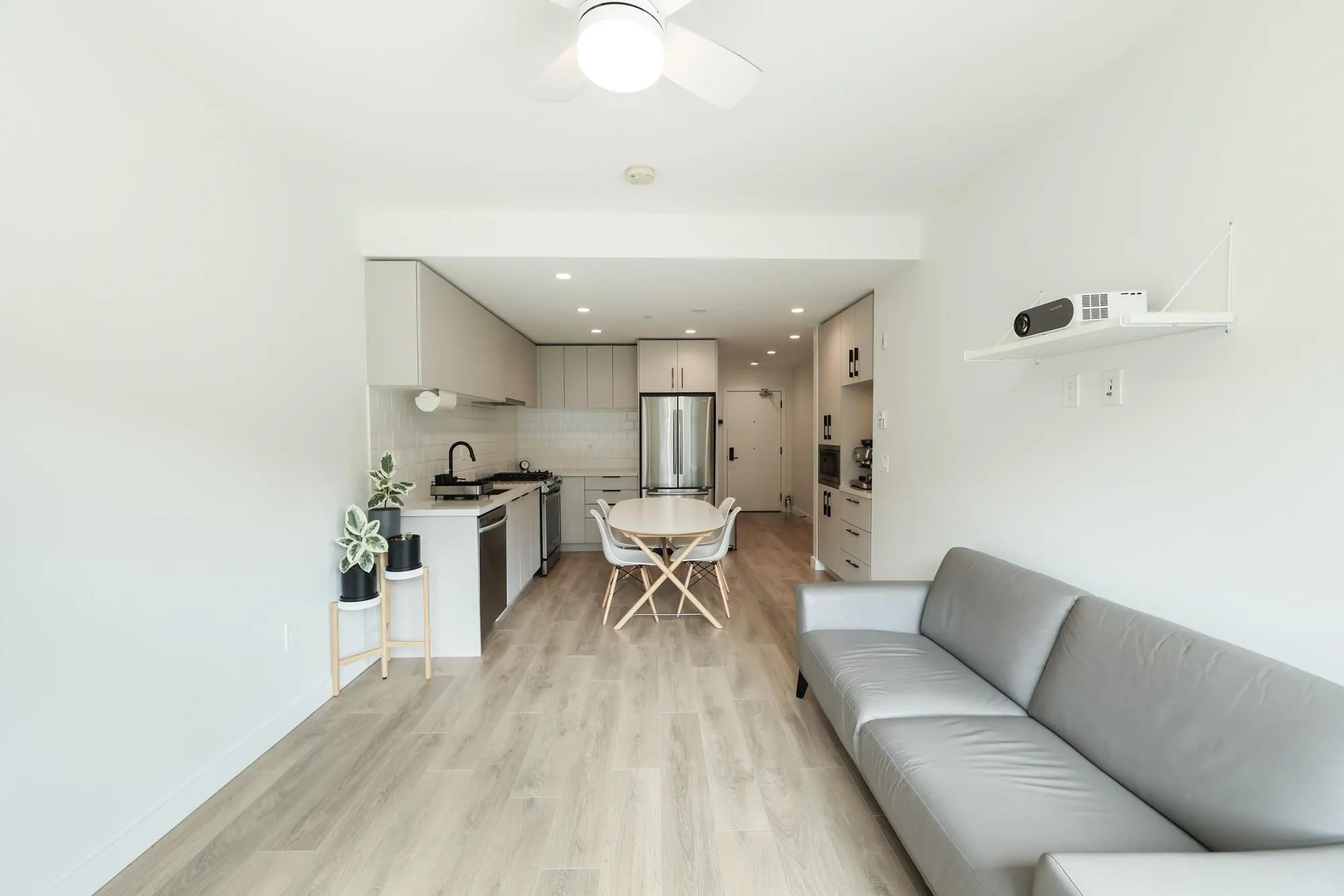 407 3038 St George Street