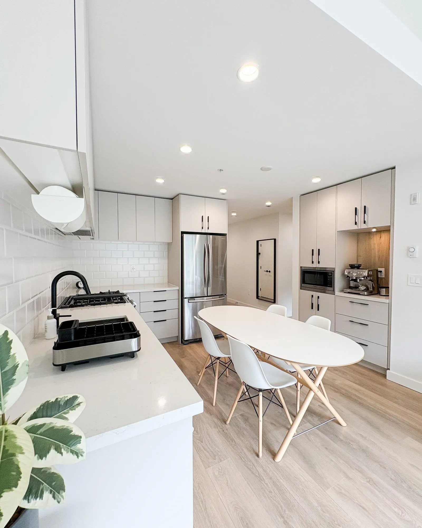 407 3038 St George Street