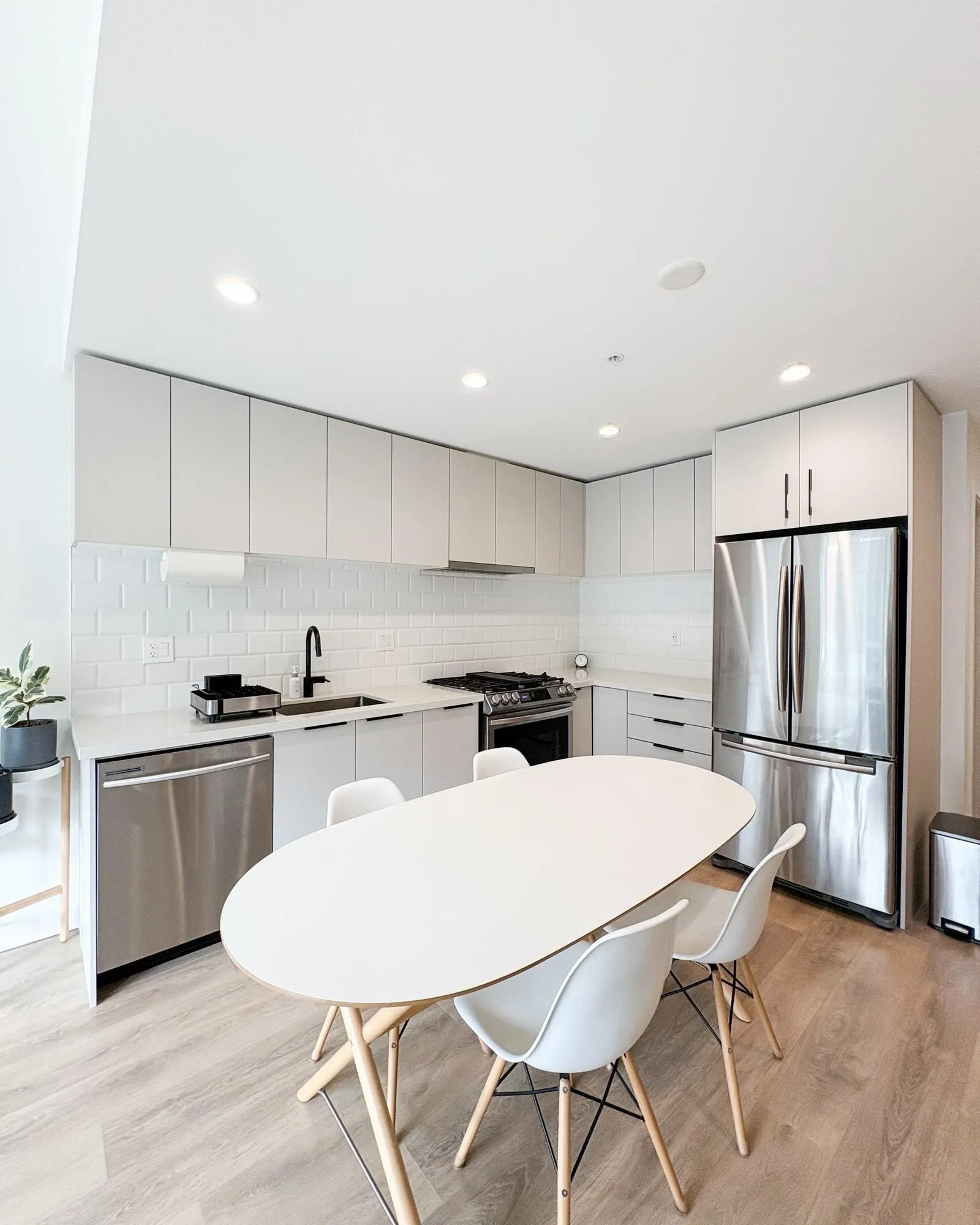 407 3038 St George Street