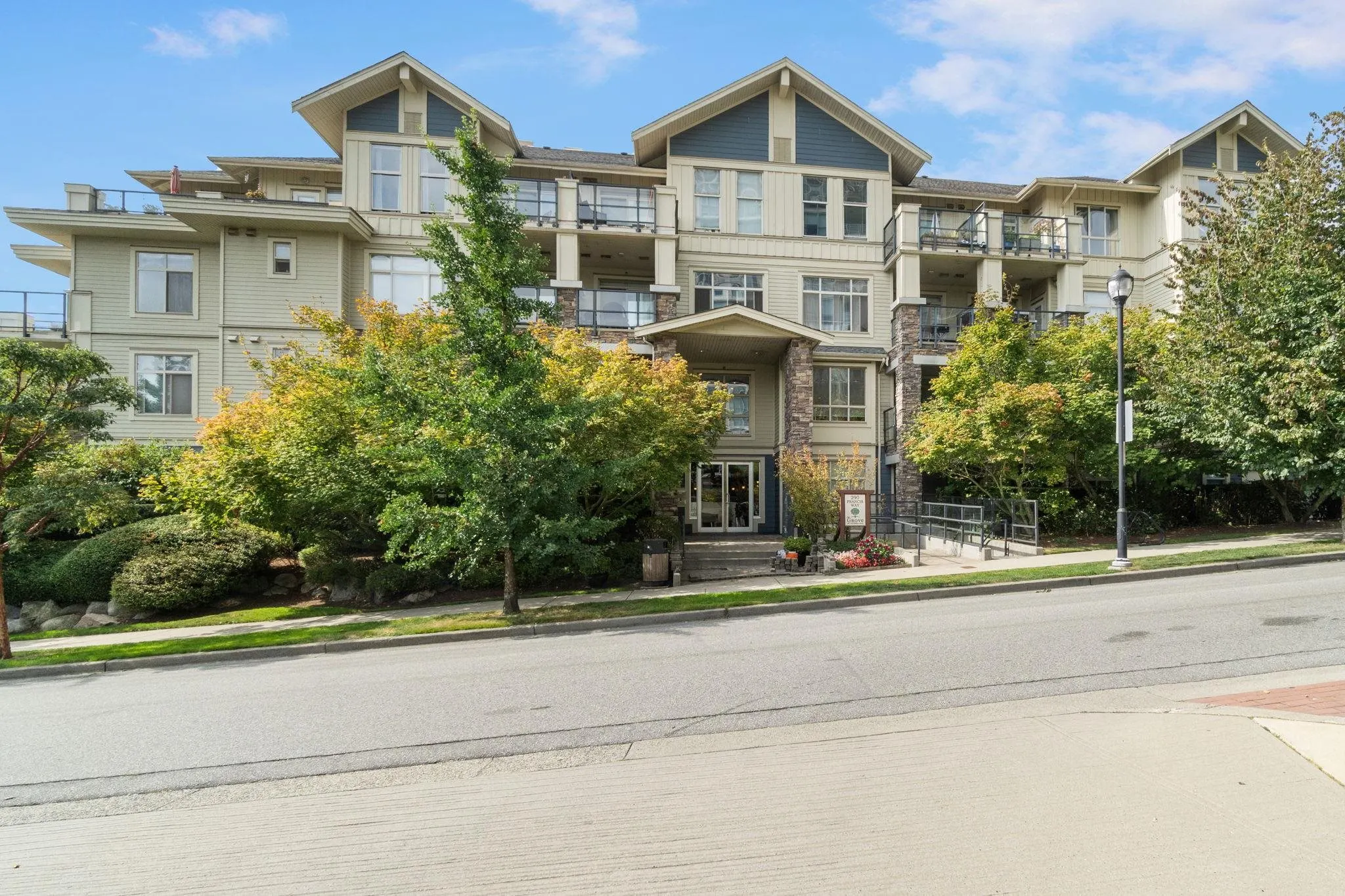 201 290 Francis Way