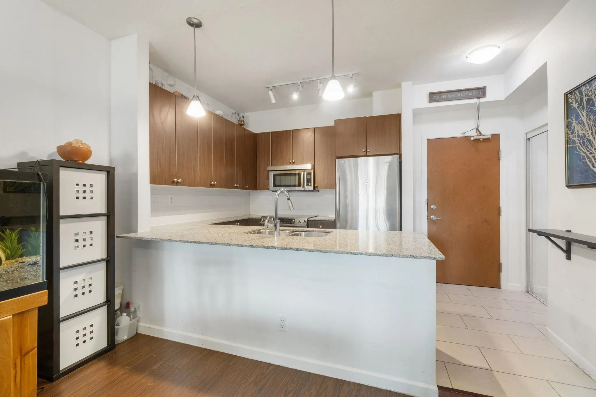 201 290 Francis Way