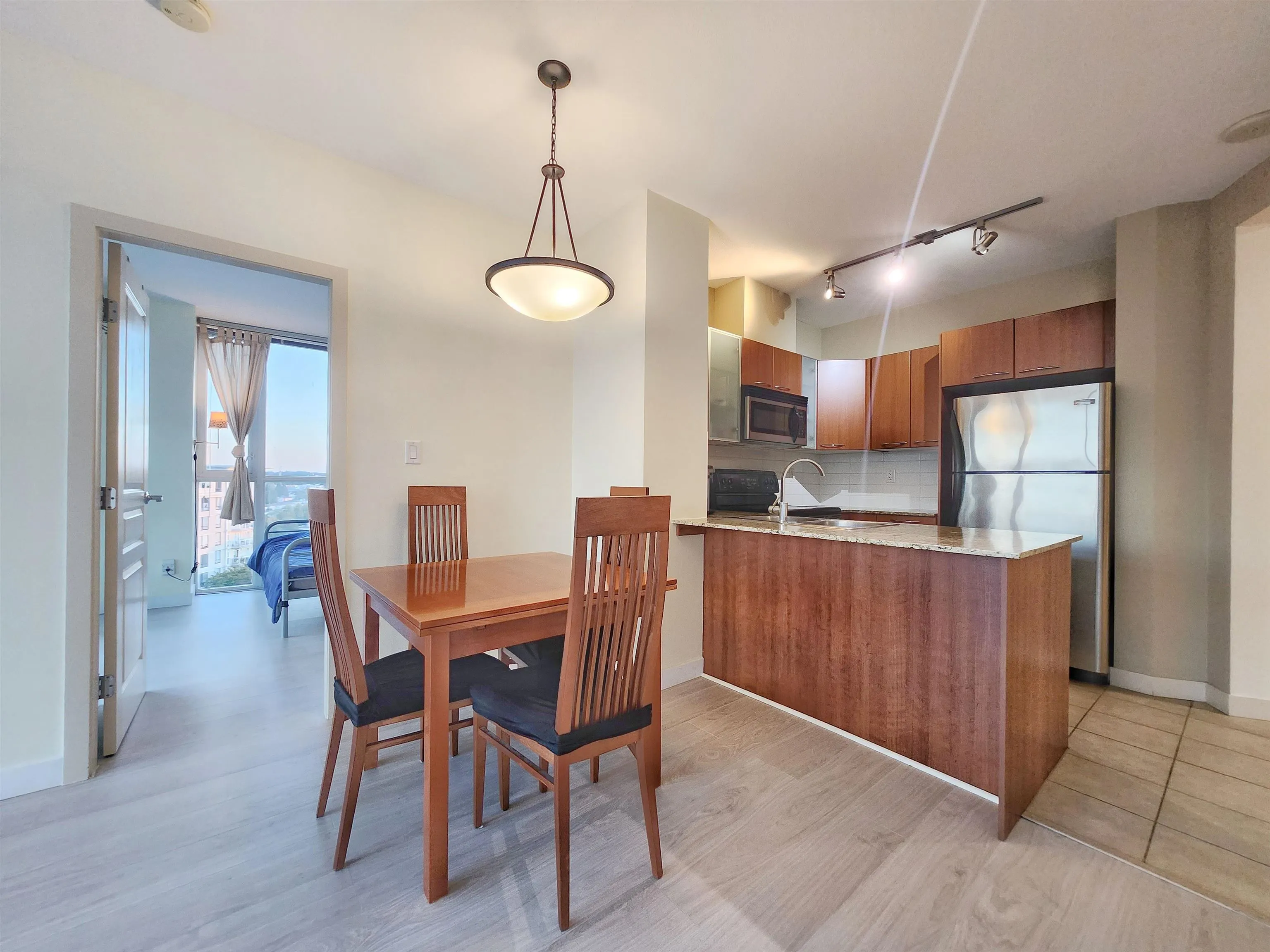 1307 4028 Knight Street