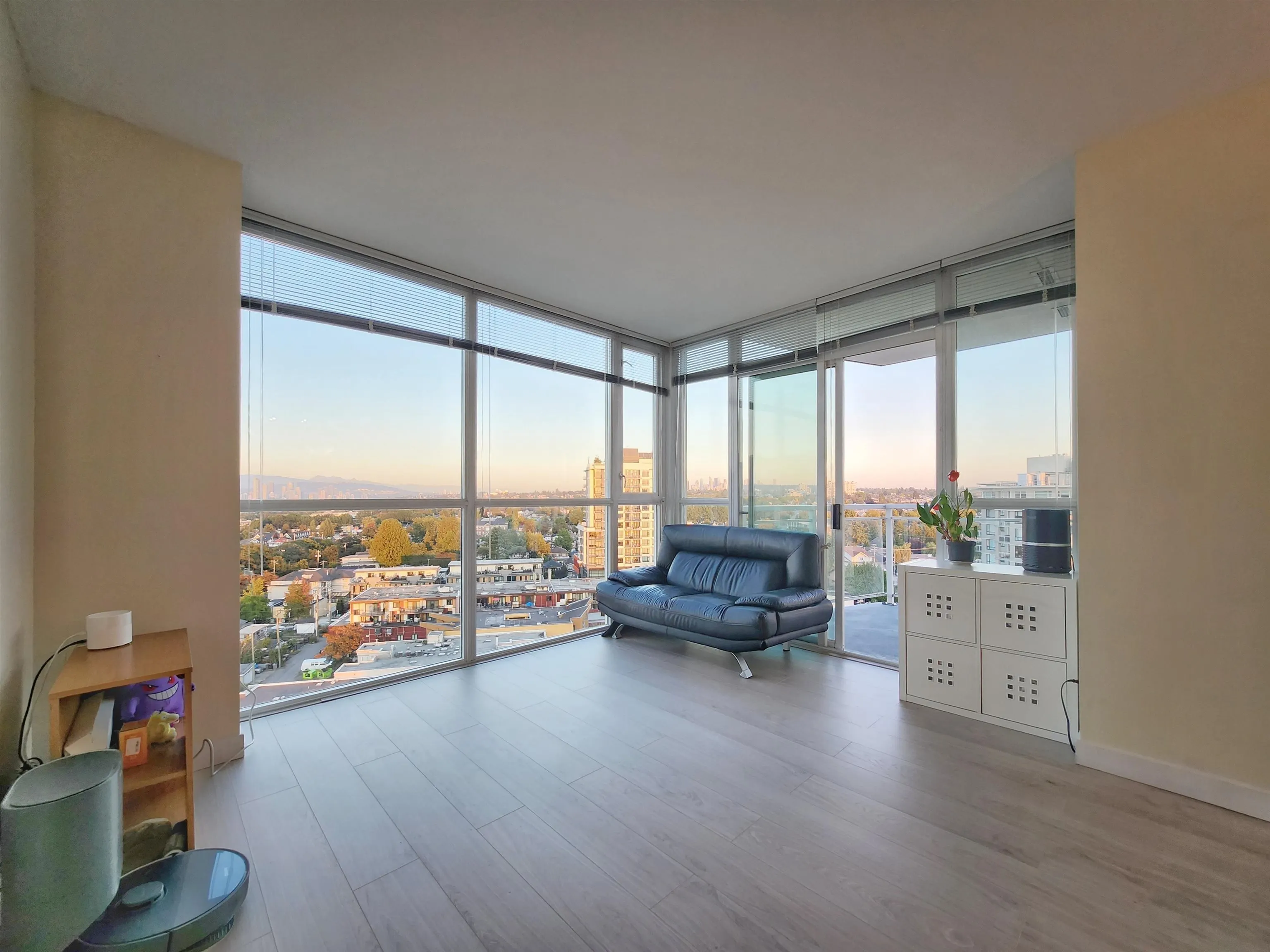 1307 4028 Knight Street