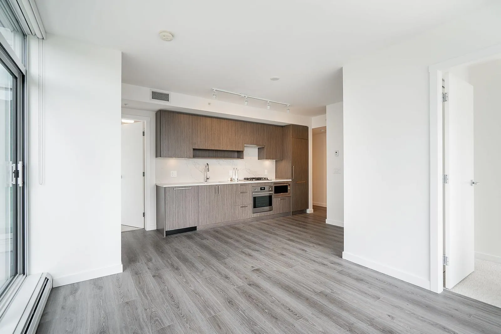 717 13350 Central Avenue