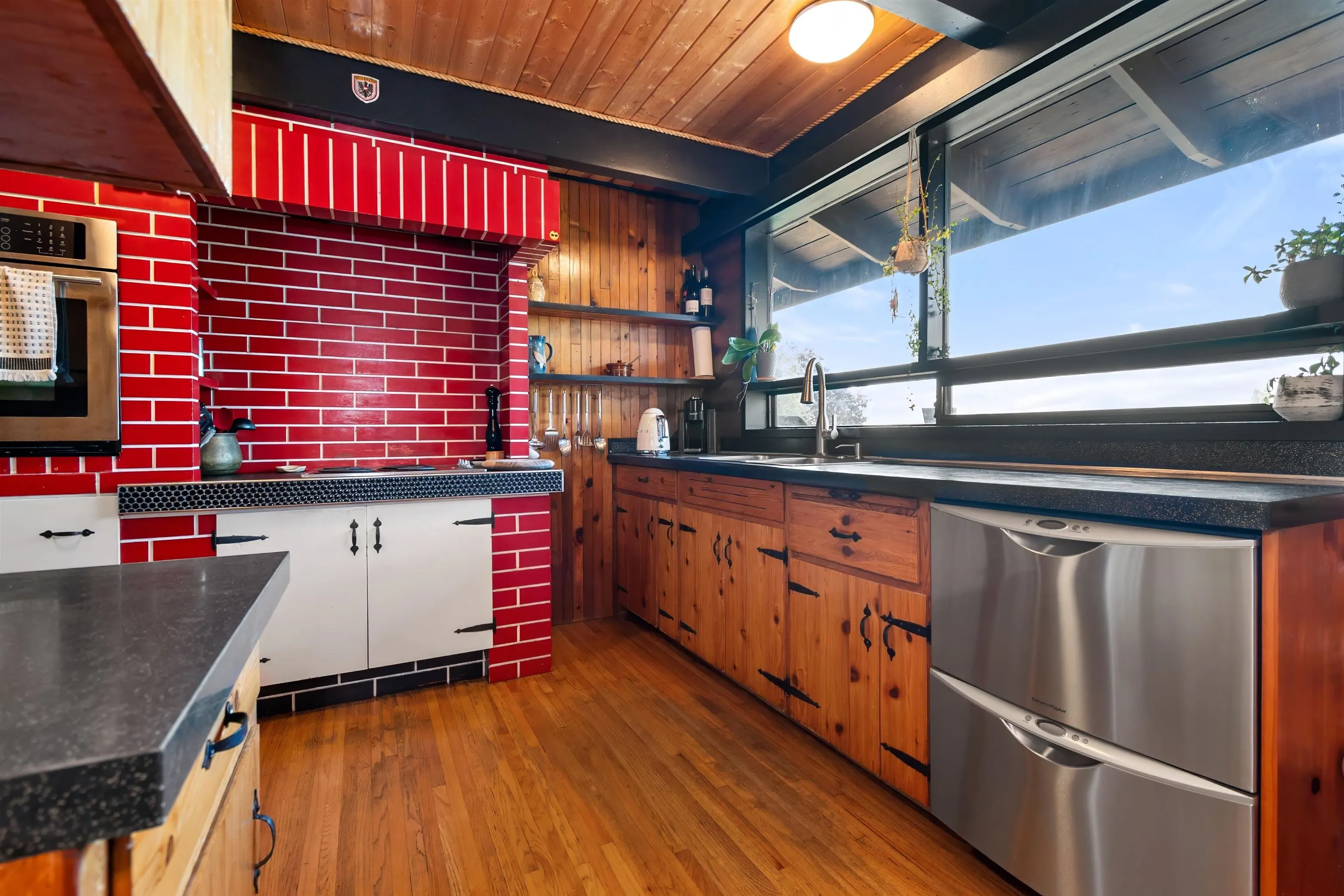 18058 57a Avenue