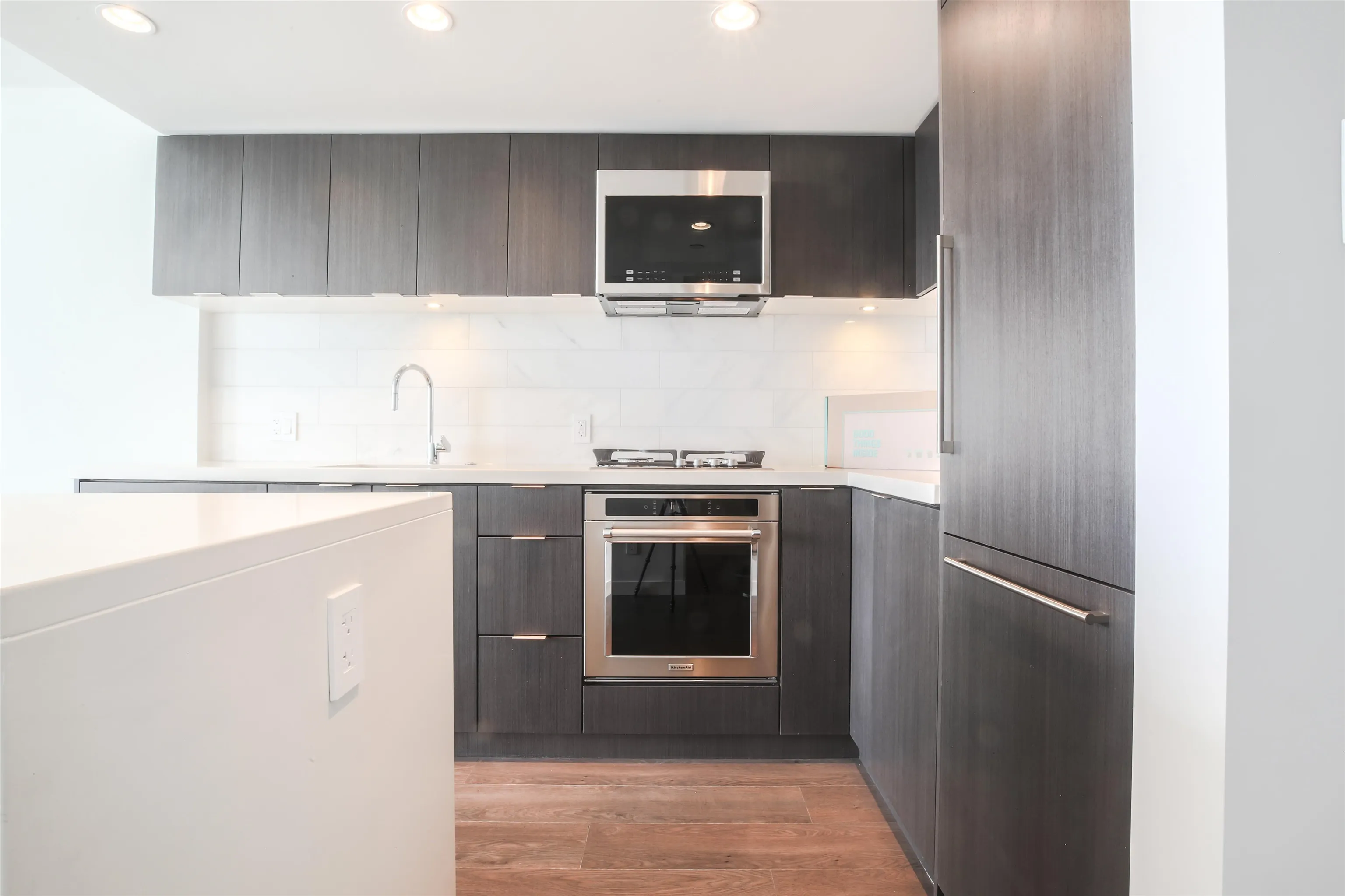 1509 8189 Cambie Street