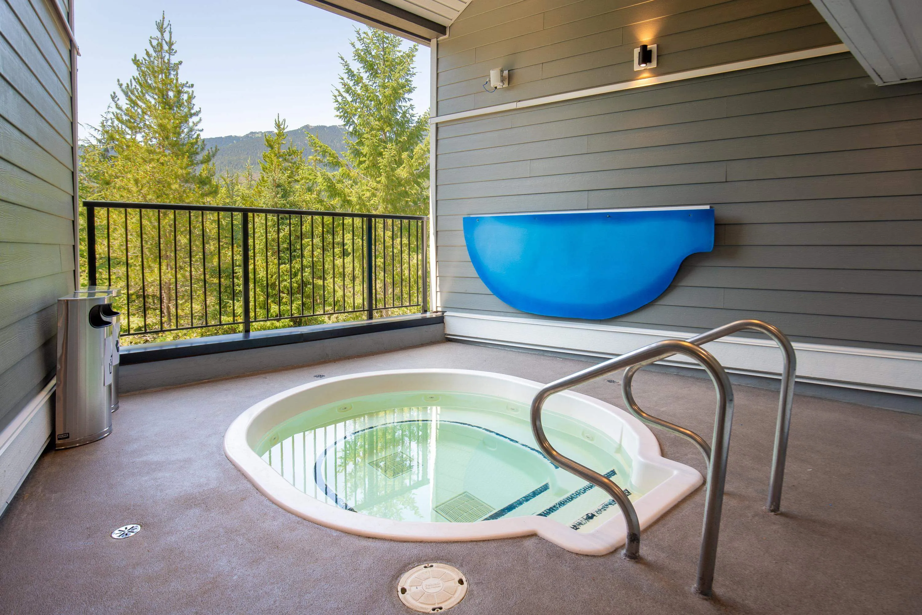 310 2221 Gondola Way