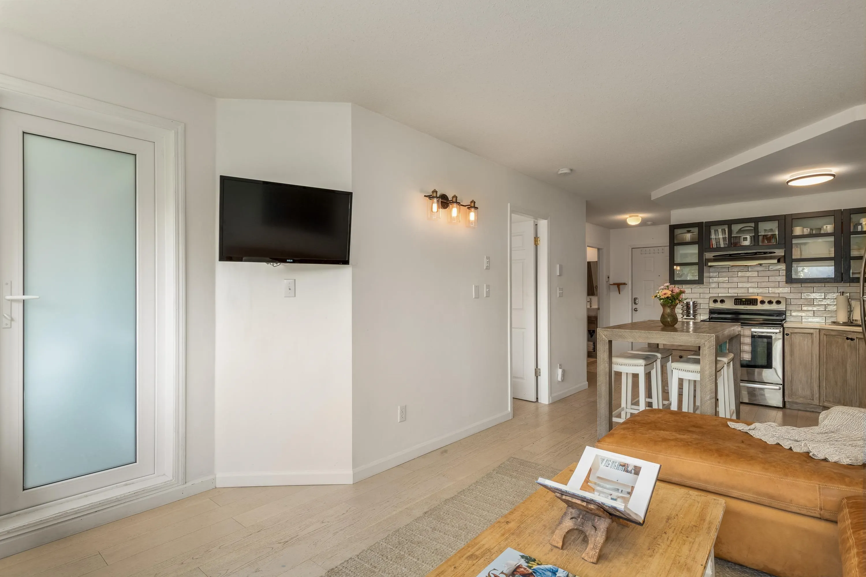 310 2221 Gondola Way