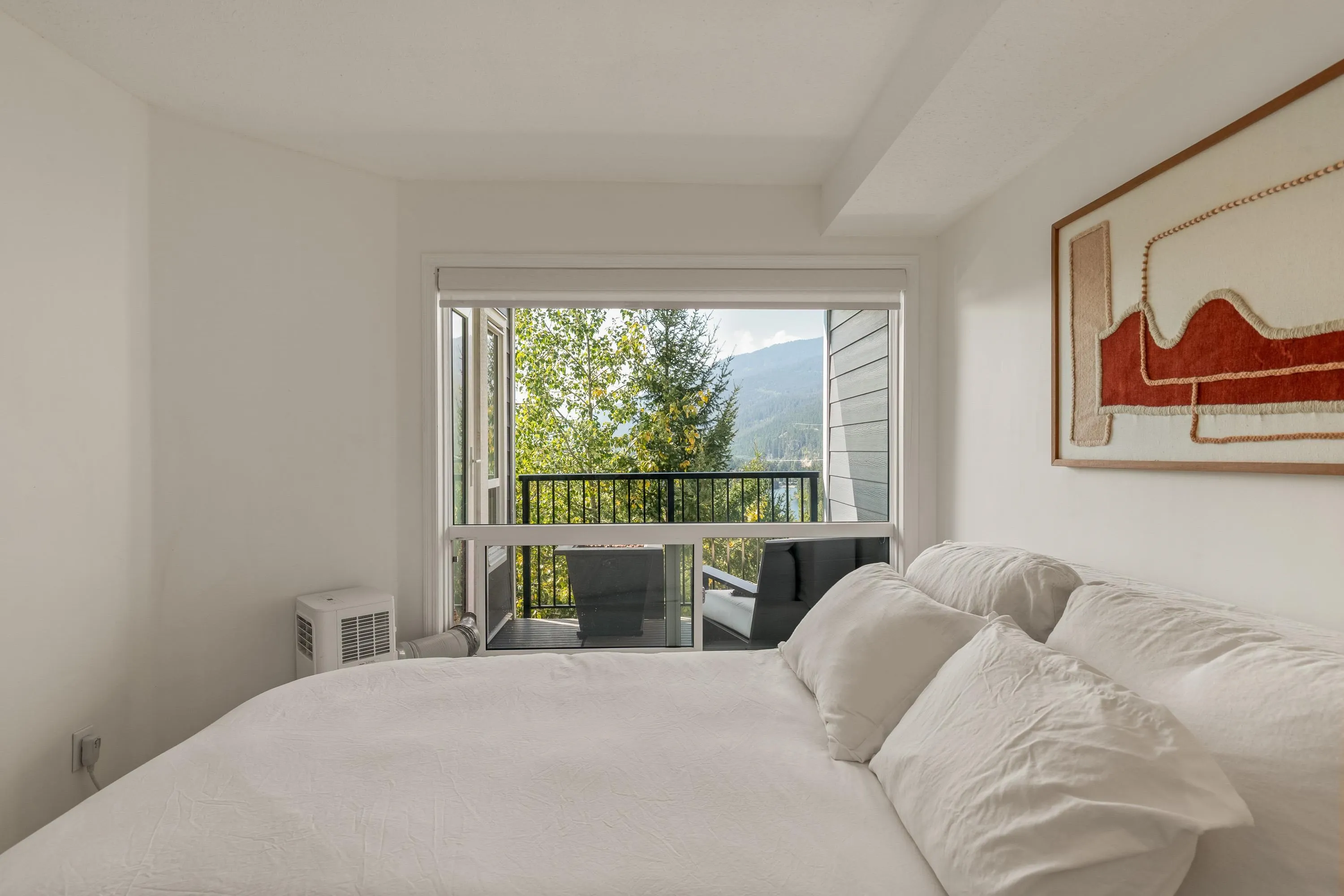 310 2221 Gondola Way