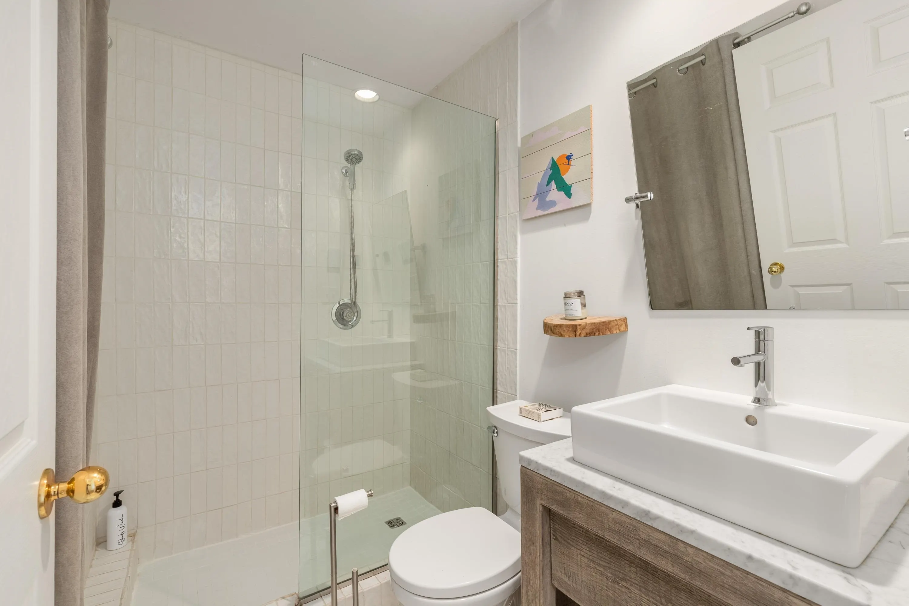 310 2221 Gondola Way