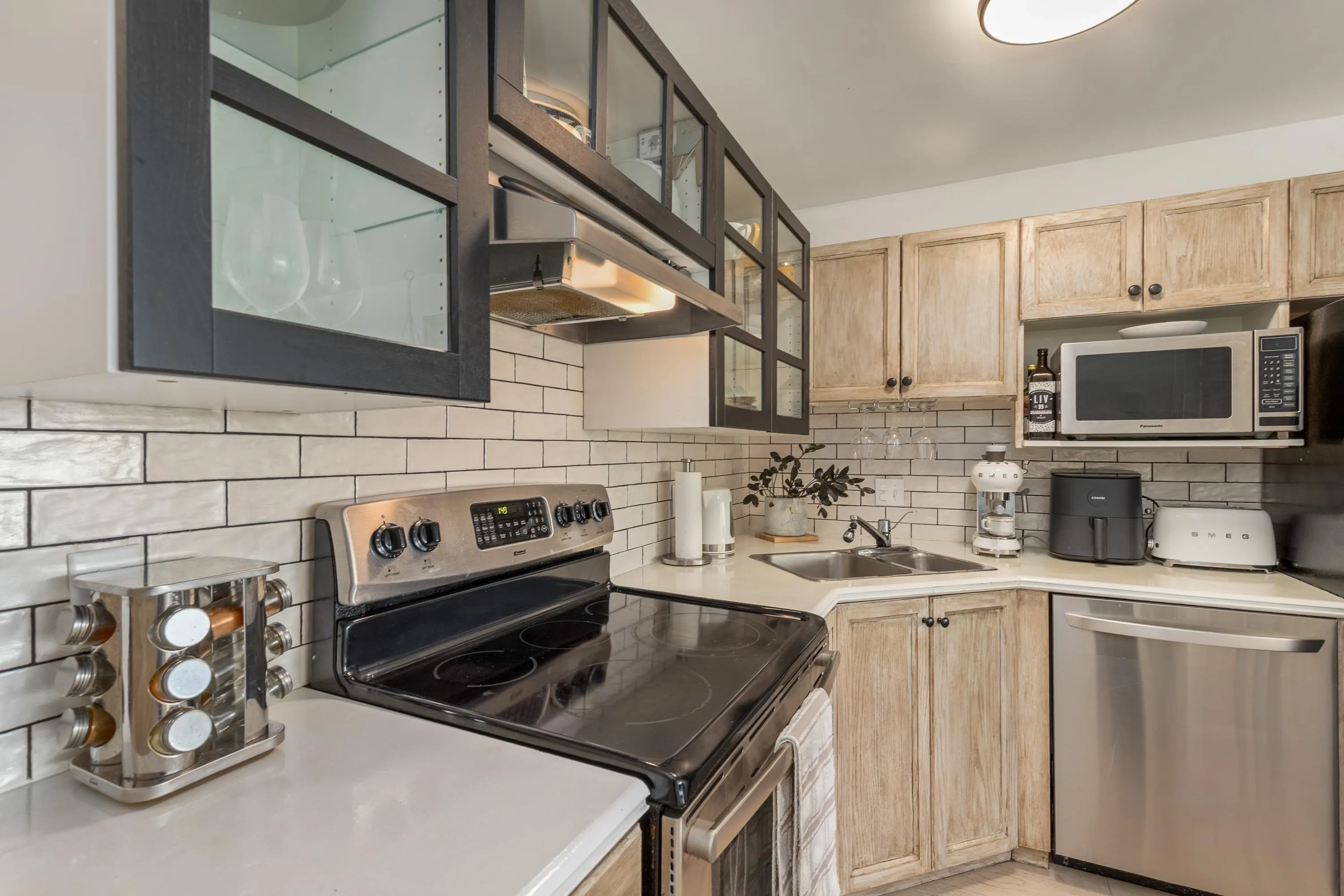 310 2221 Gondola Way