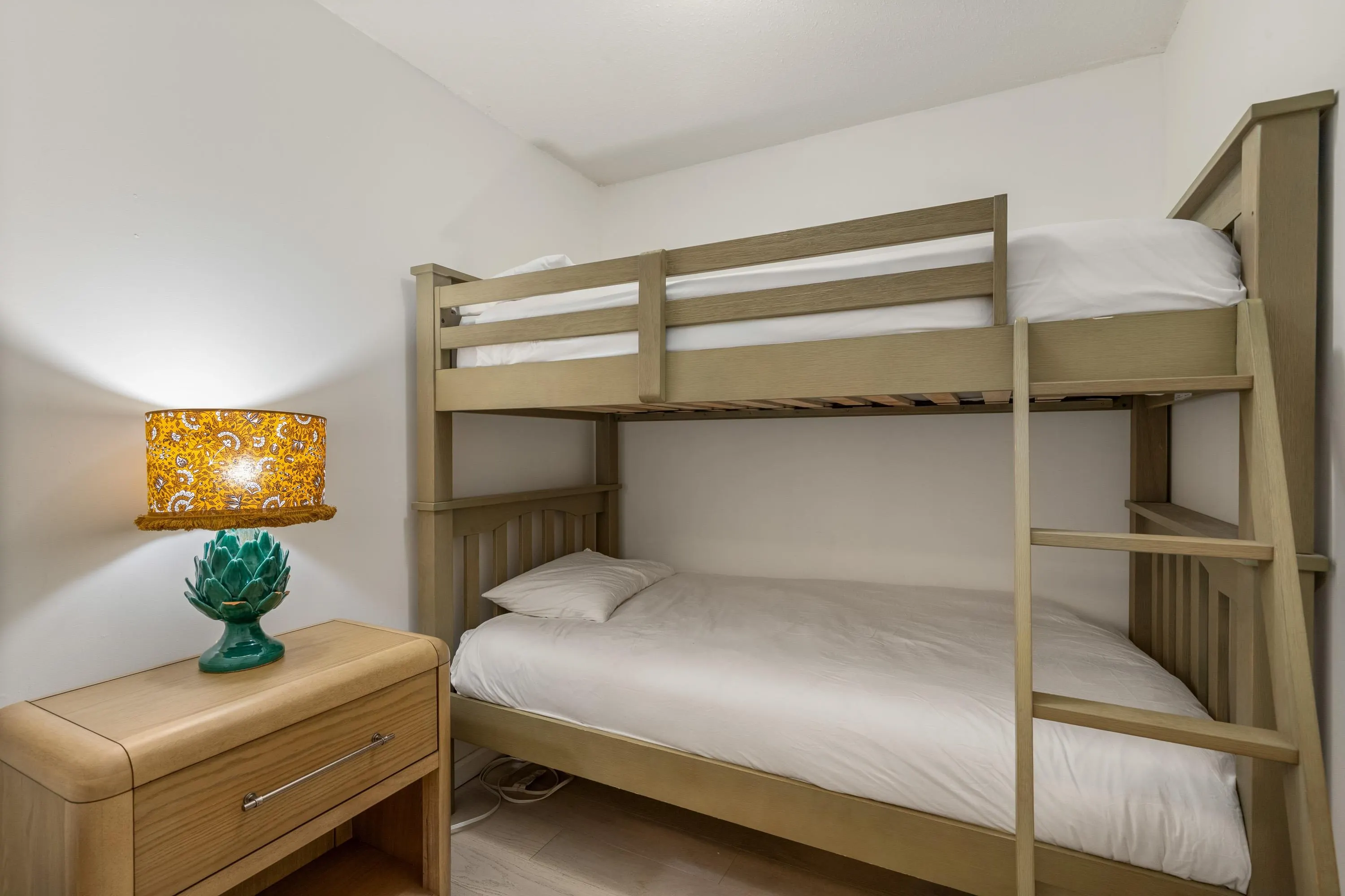 310 2221 Gondola Way