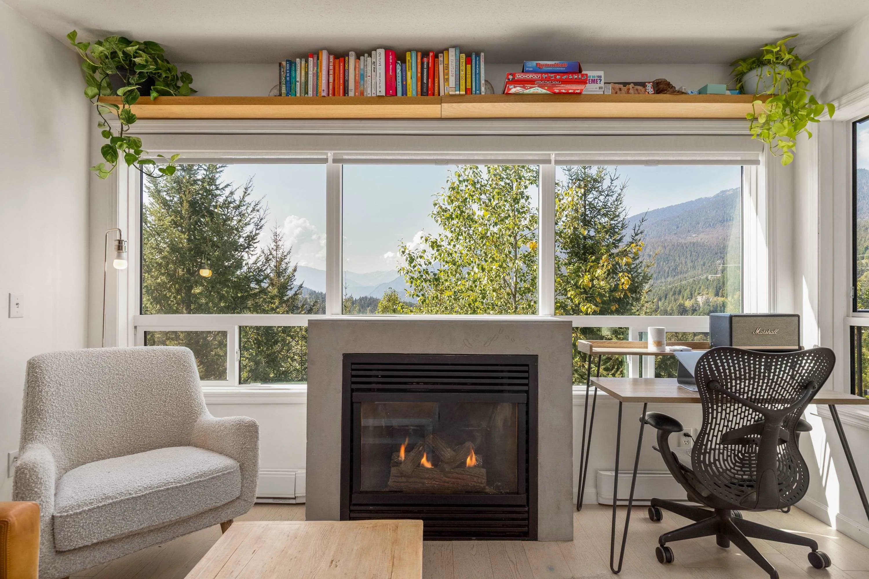 310 2221 Gondola Way