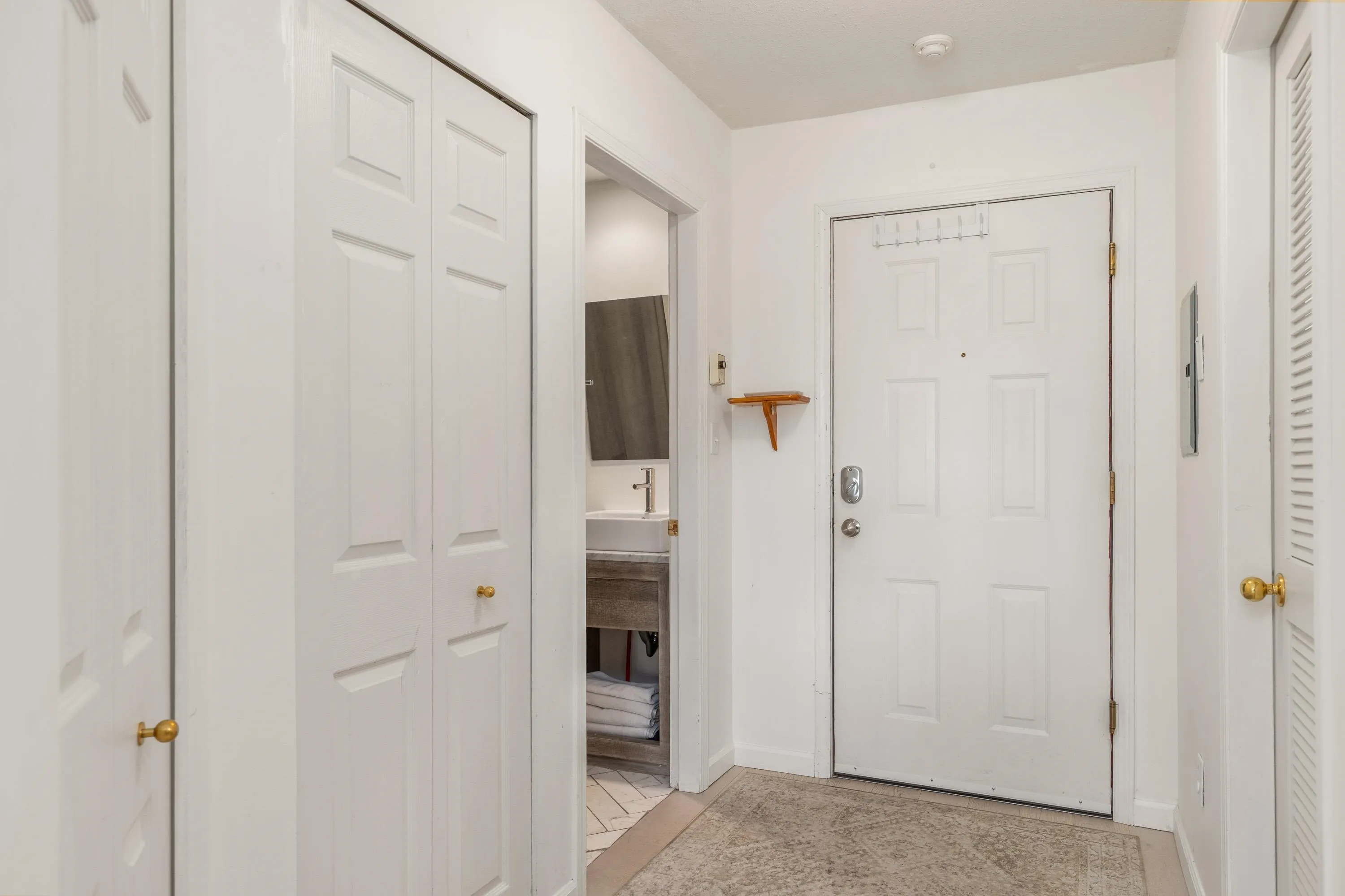 310 2221 Gondola Way