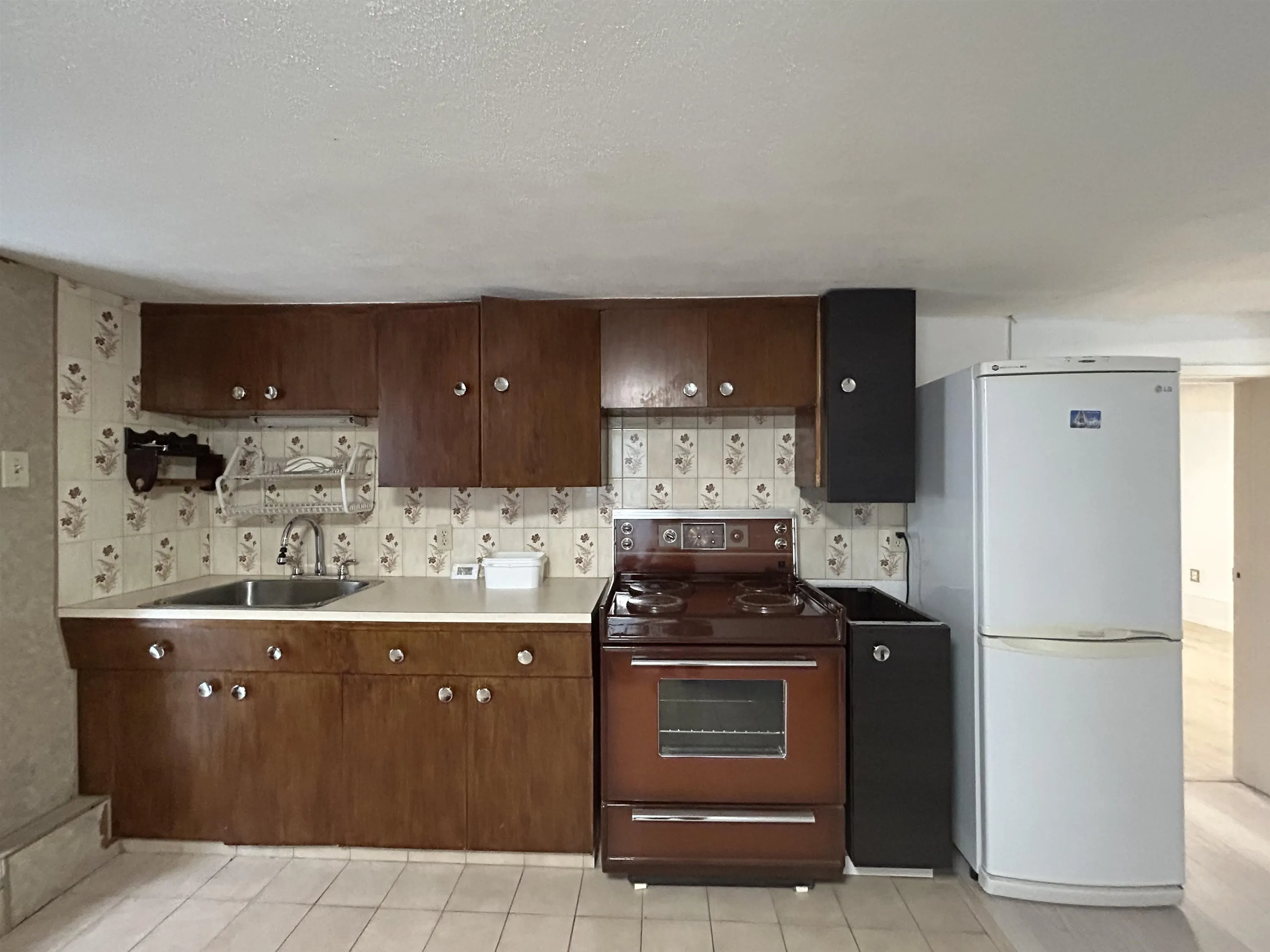 Basement 1185 Nanaimo Street