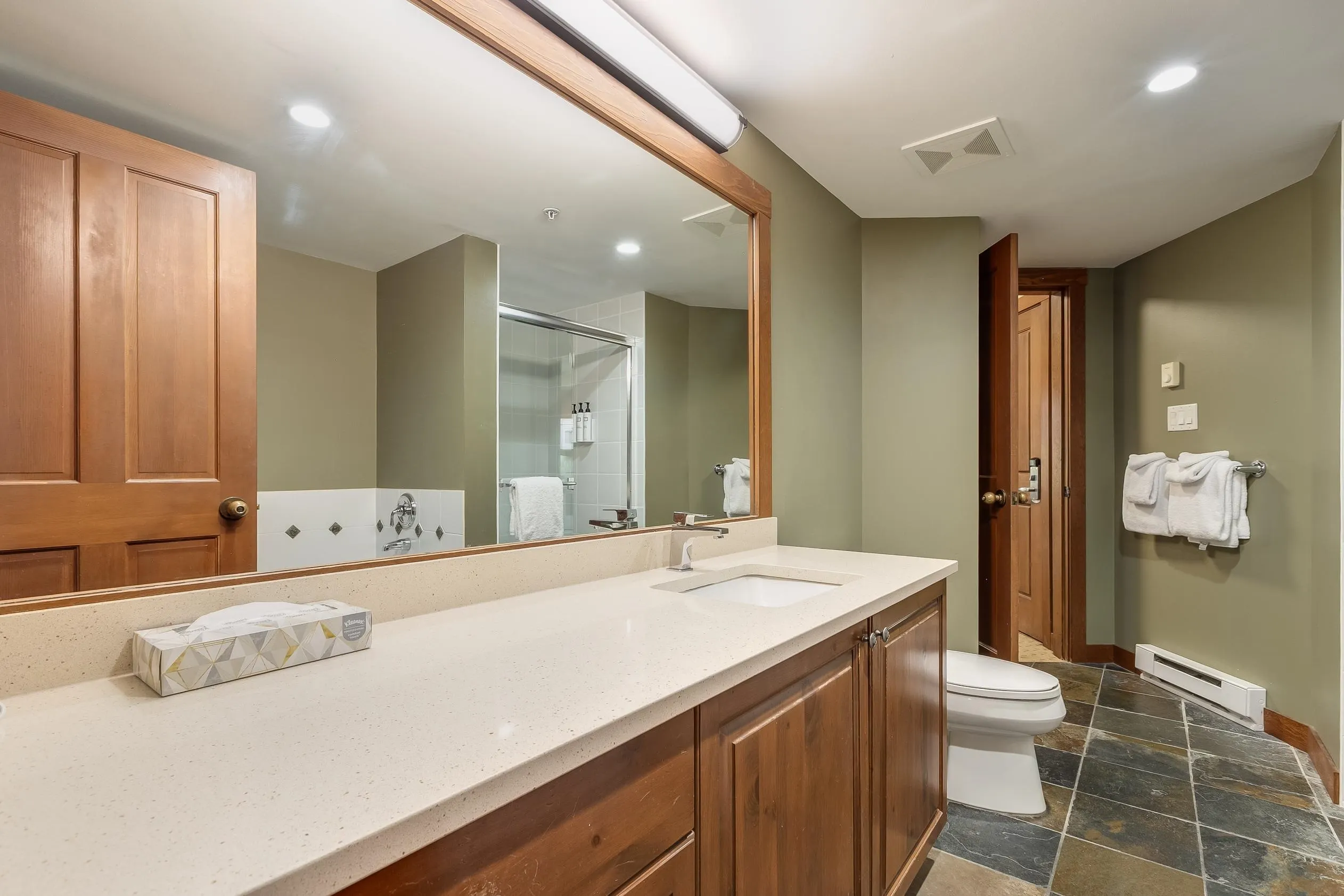 214G2 4653 Blackcomb Way