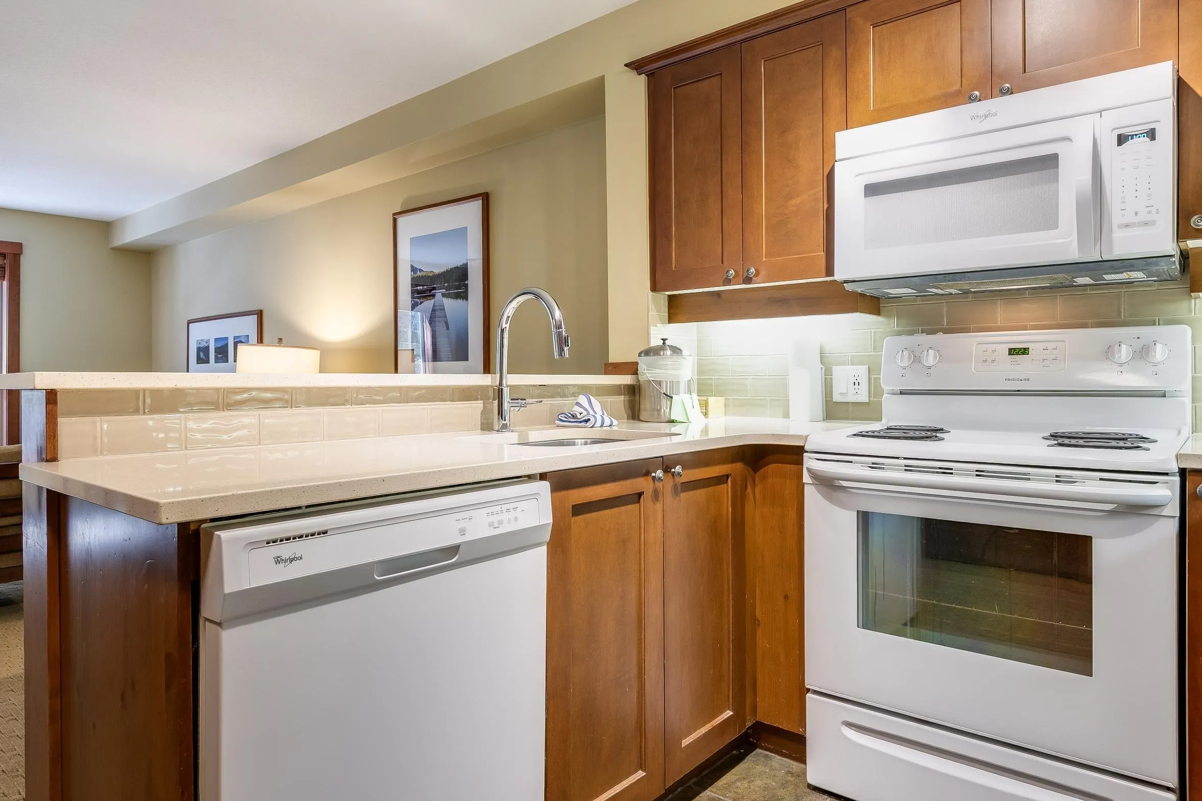 214G2 4653 Blackcomb Way
