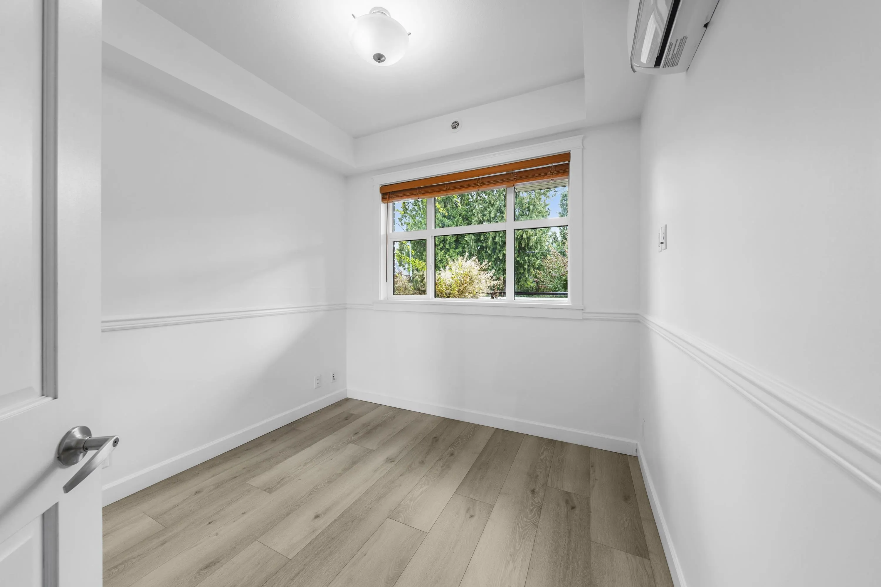202 20376 86 Avenue