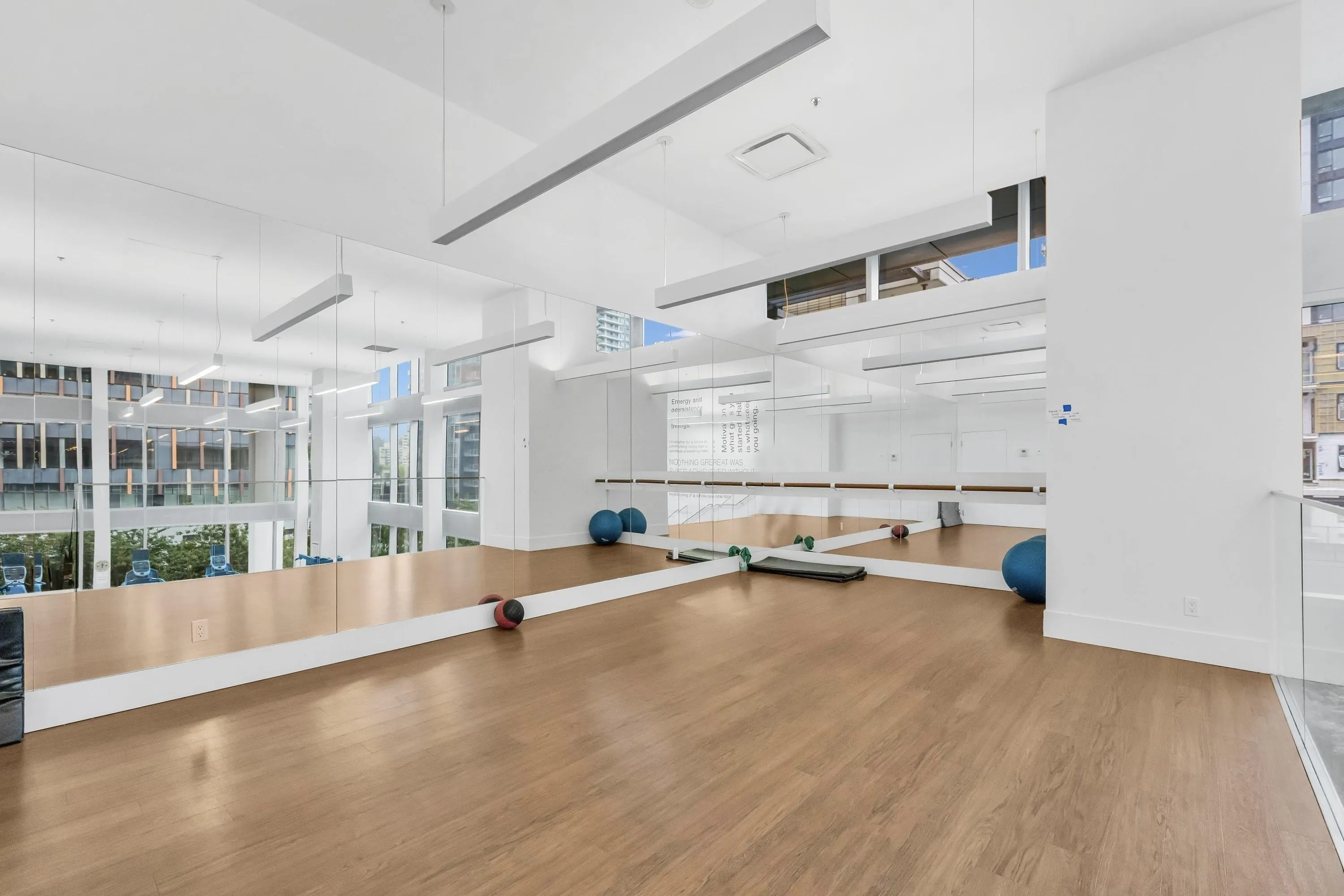 2508 6461 Telford Avenue