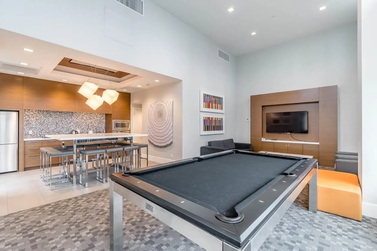 2508 6461 Telford Avenue