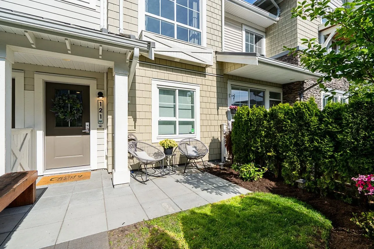 121 5551 Admiral Way