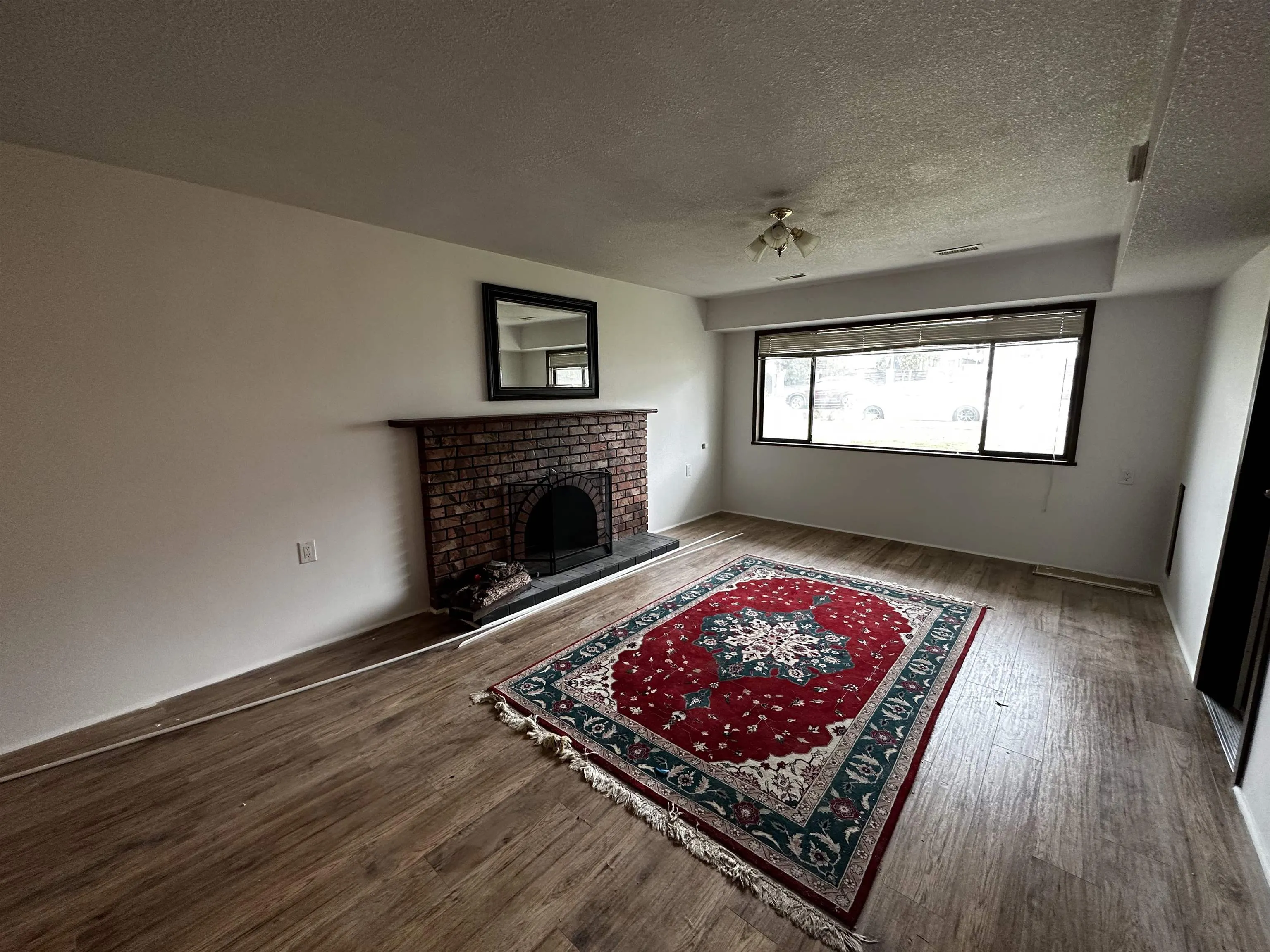B 448 E 55th Avenue