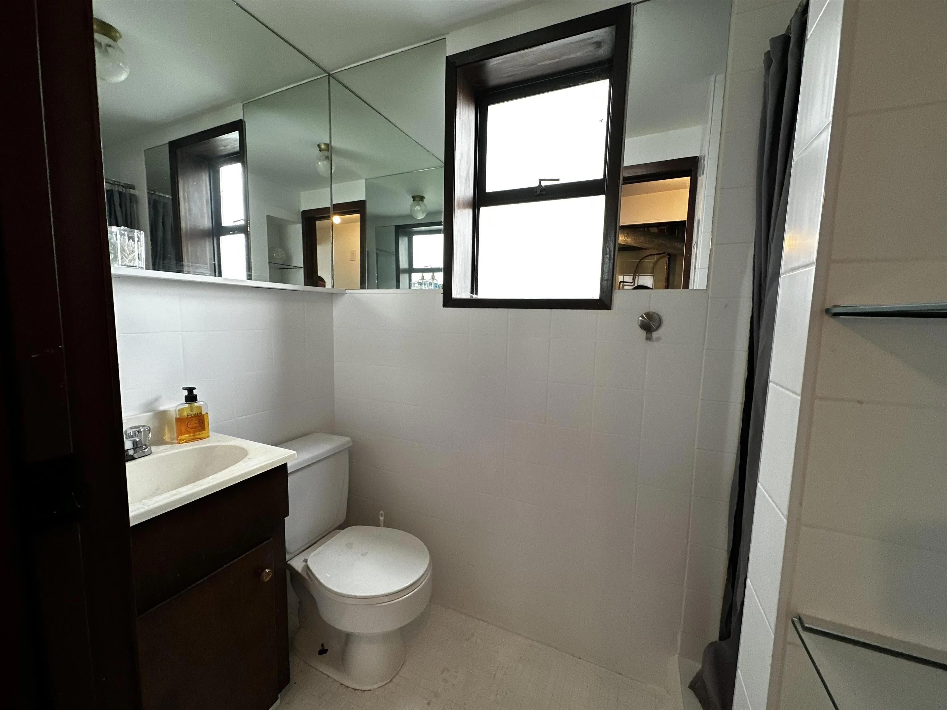 B 448 E 55th Avenue